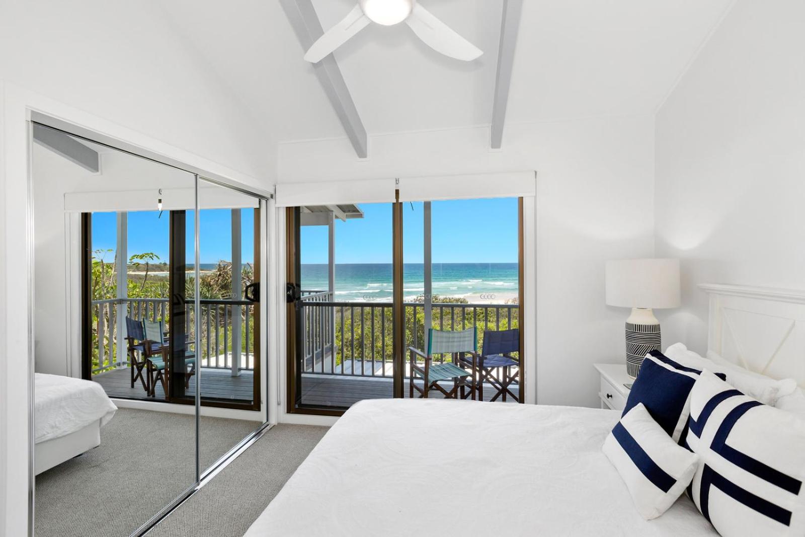 Sandpiper Beachfront House - Hastings Point