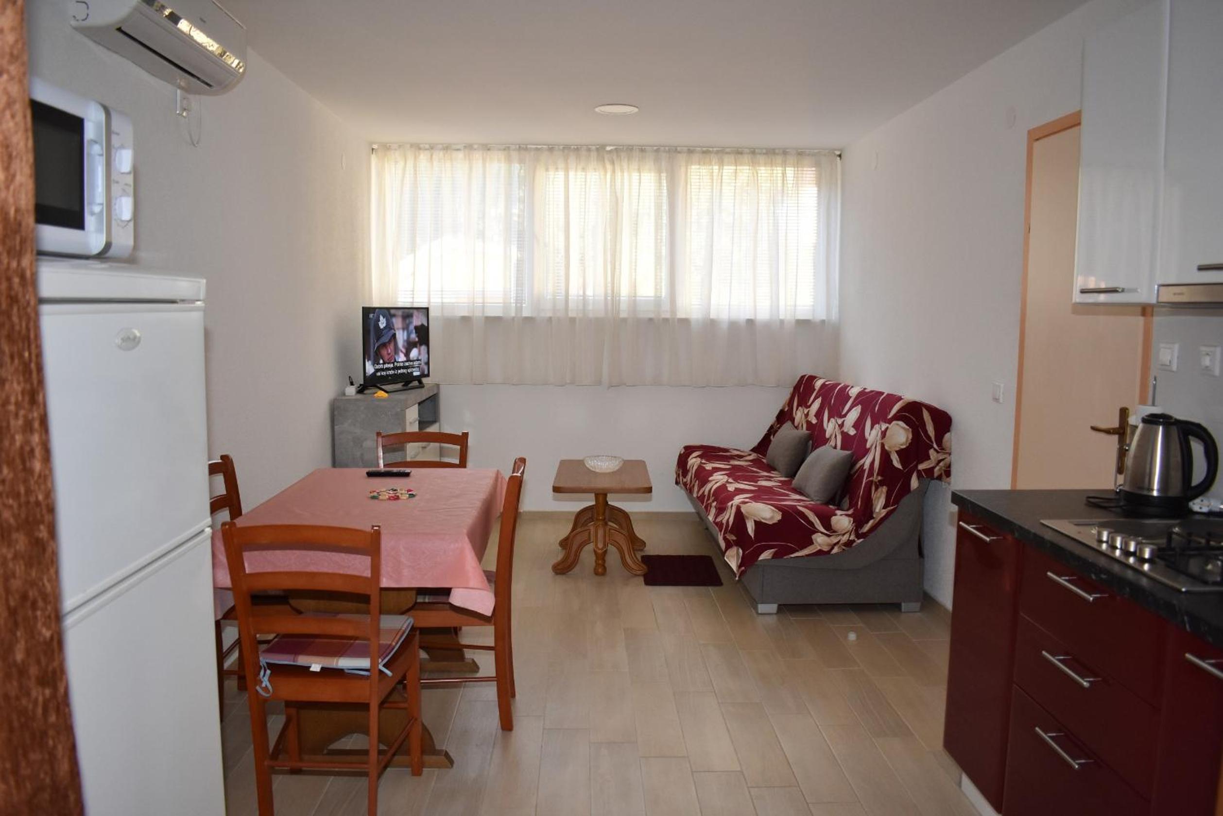Photo 33