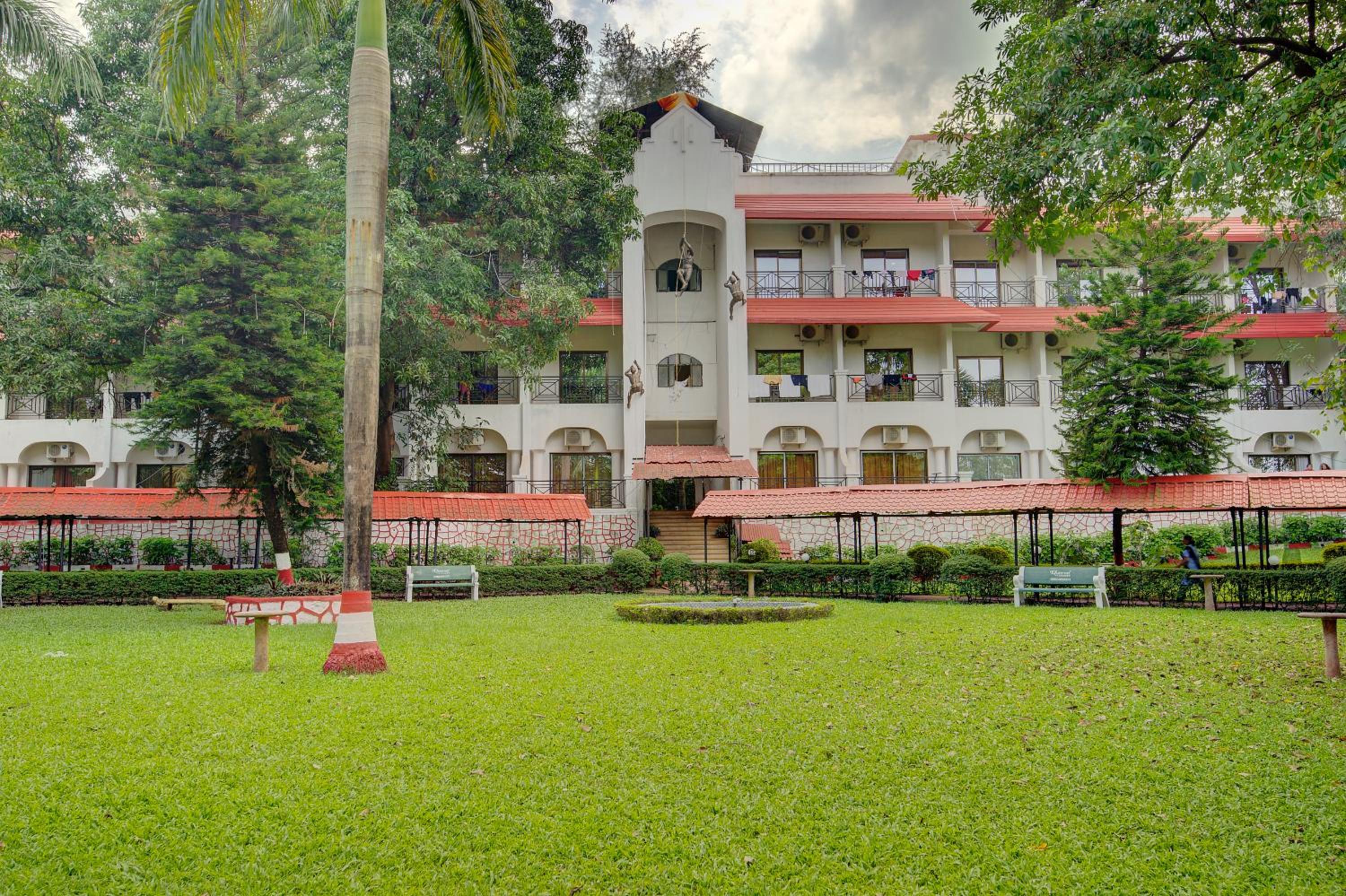 Khanvel Resort