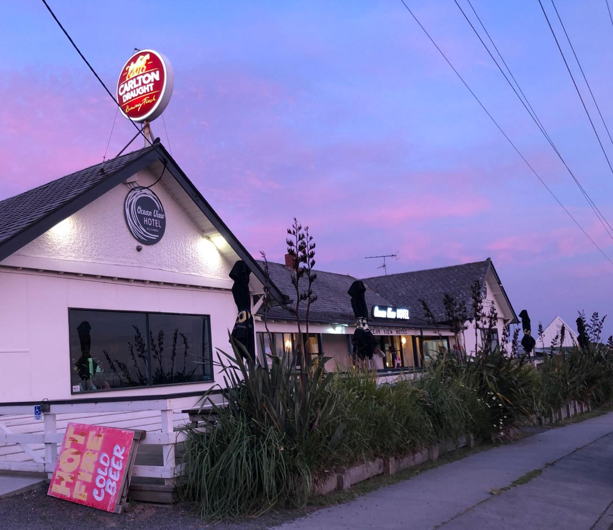 Sinnamon's By The Sea