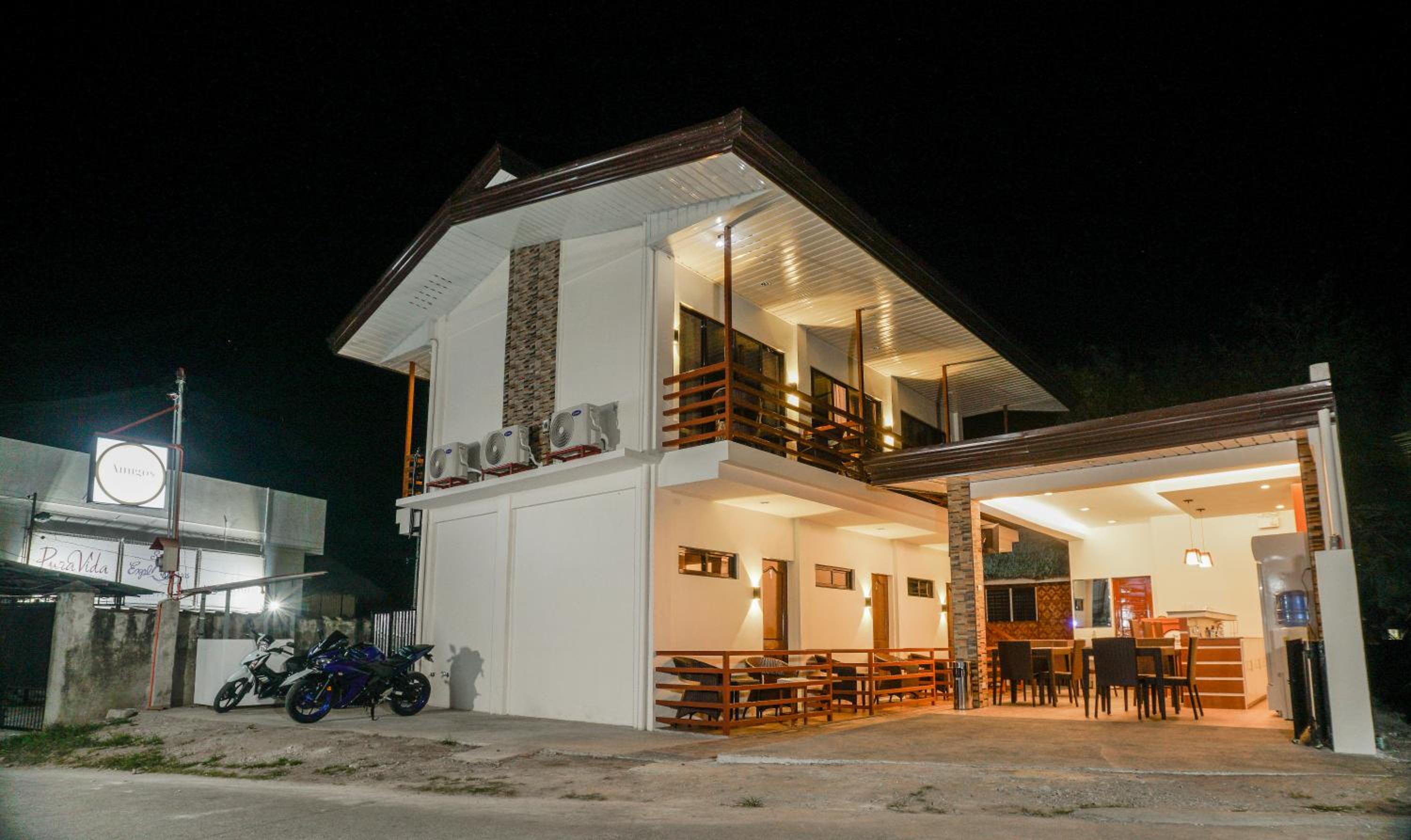 Amigos Dauin Hostel