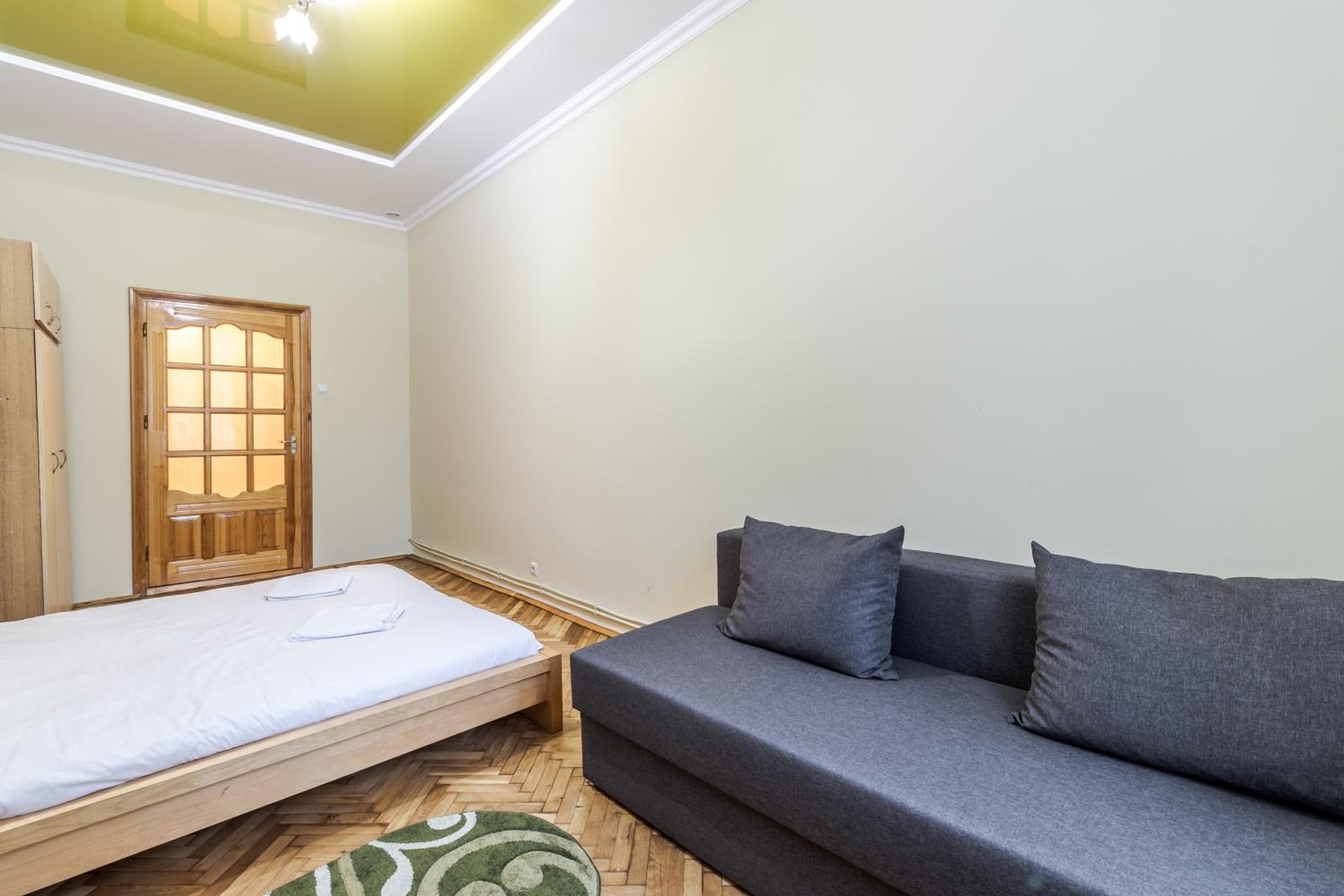 Akademika Hnatyuka Apartment view 4