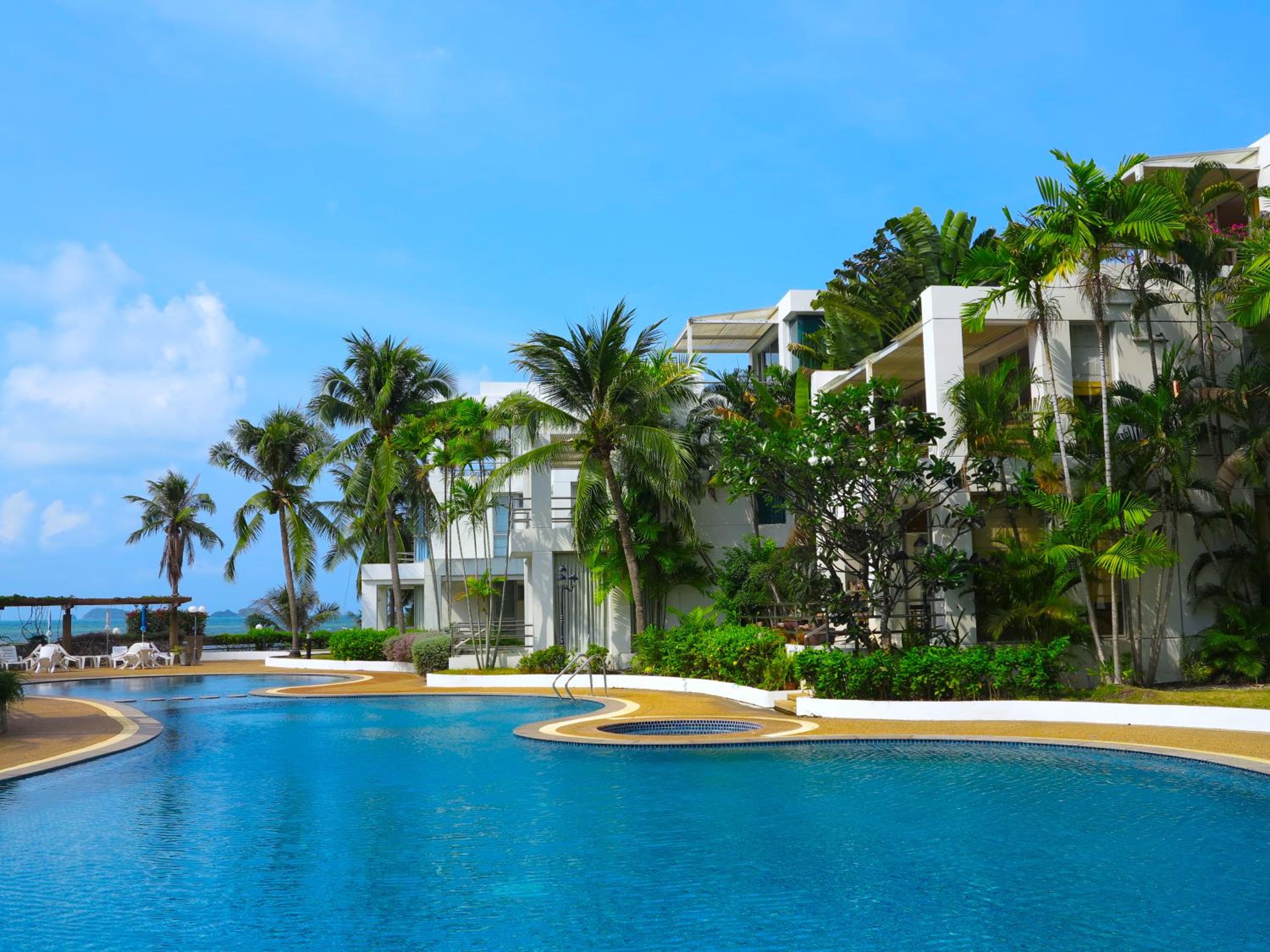 Natural Villas -Front Samet - Beach front 3BR with Pool