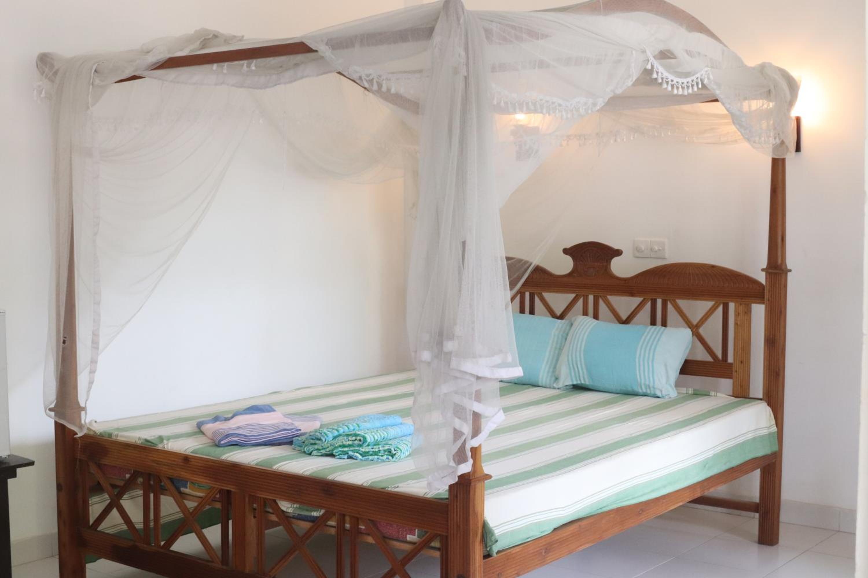 Long Beach Guest House