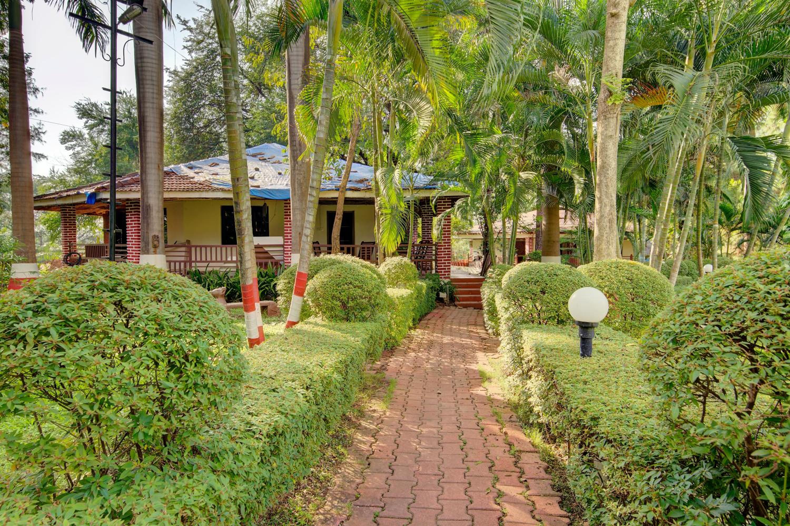 Khanvel Resort
