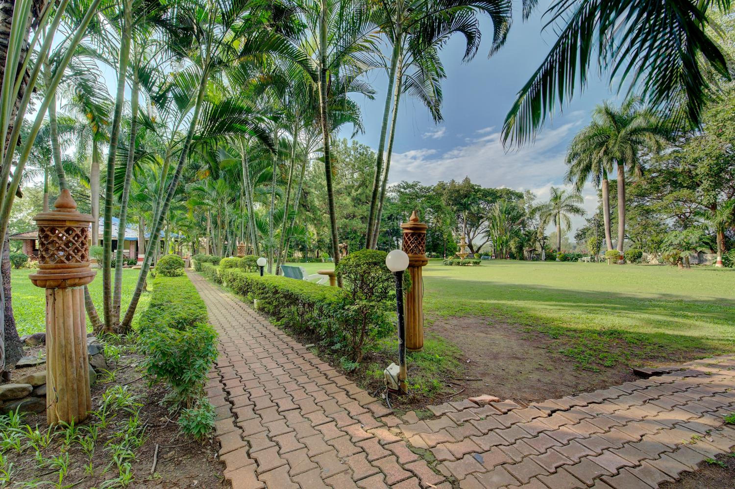 Khanvel Resort