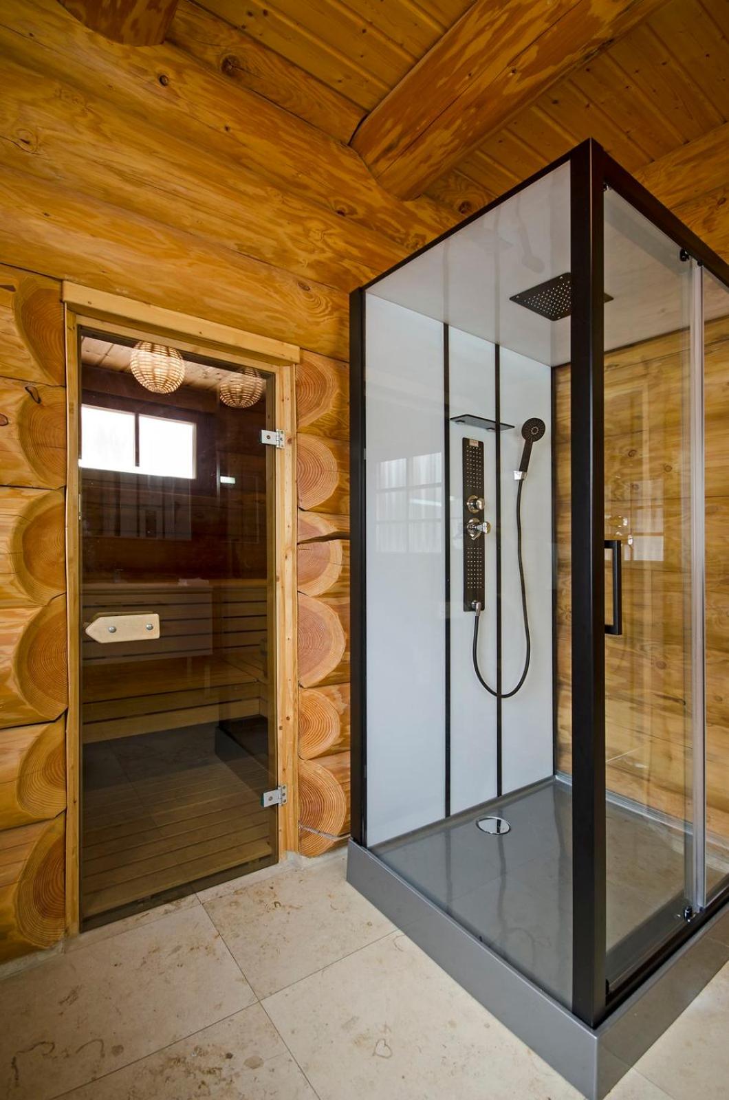 Luxus-Ferienhaus Blockhaus Chalet Nr 1 Toplage am Feldberg mit Sauna, Outdoor-Hottub, Kamin auf 1300m üM