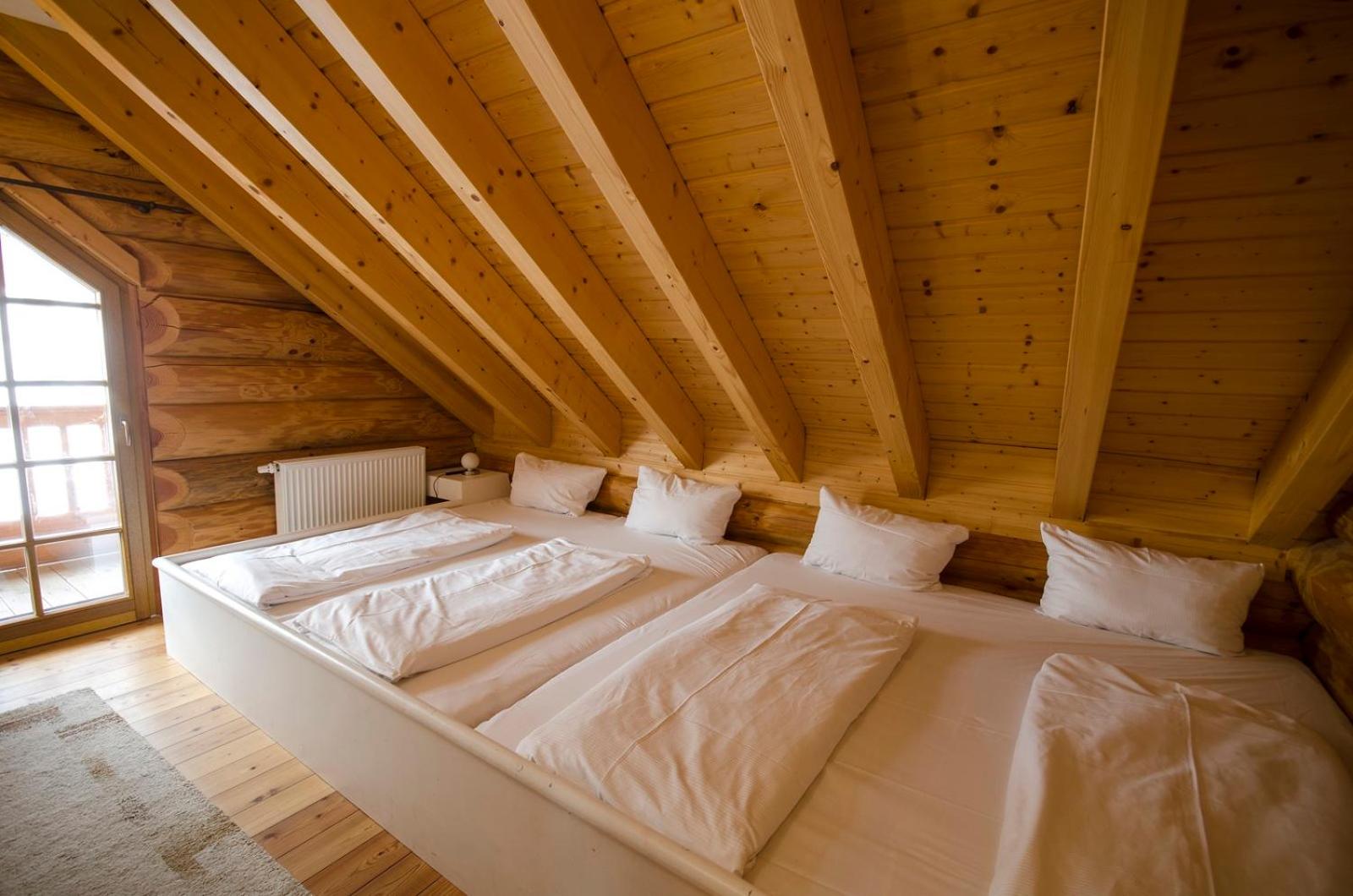 Luxus-Ferienhaus Blockhaus Chalet Nr 1 Toplage am Feldberg mit Sauna, Outdoor-Hottub, Kamin auf 1300m üM