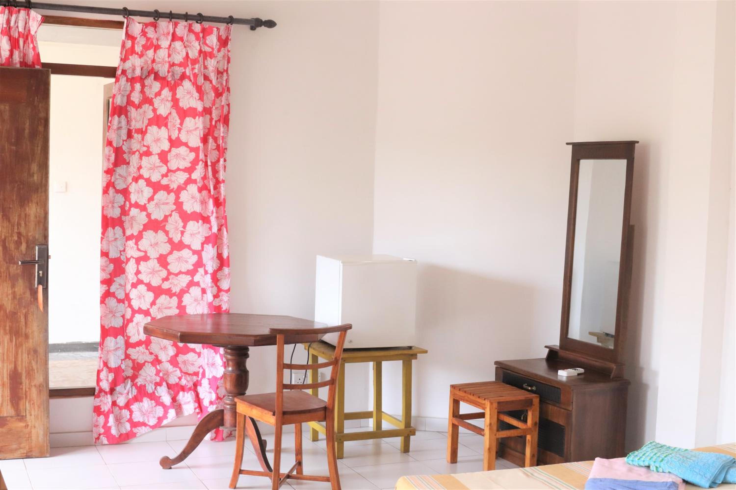 Long Beach Guest House