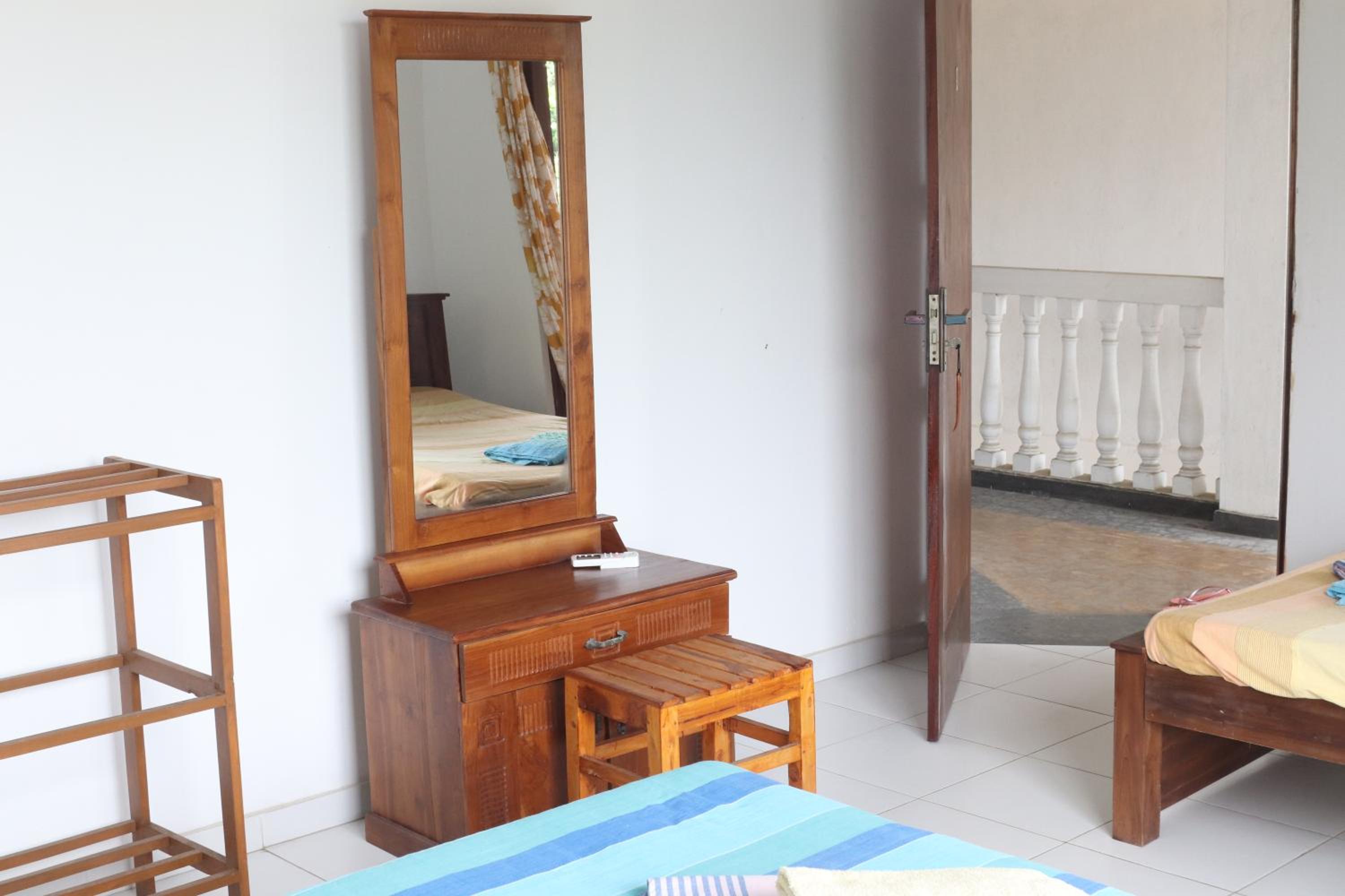 Long Beach Guest House