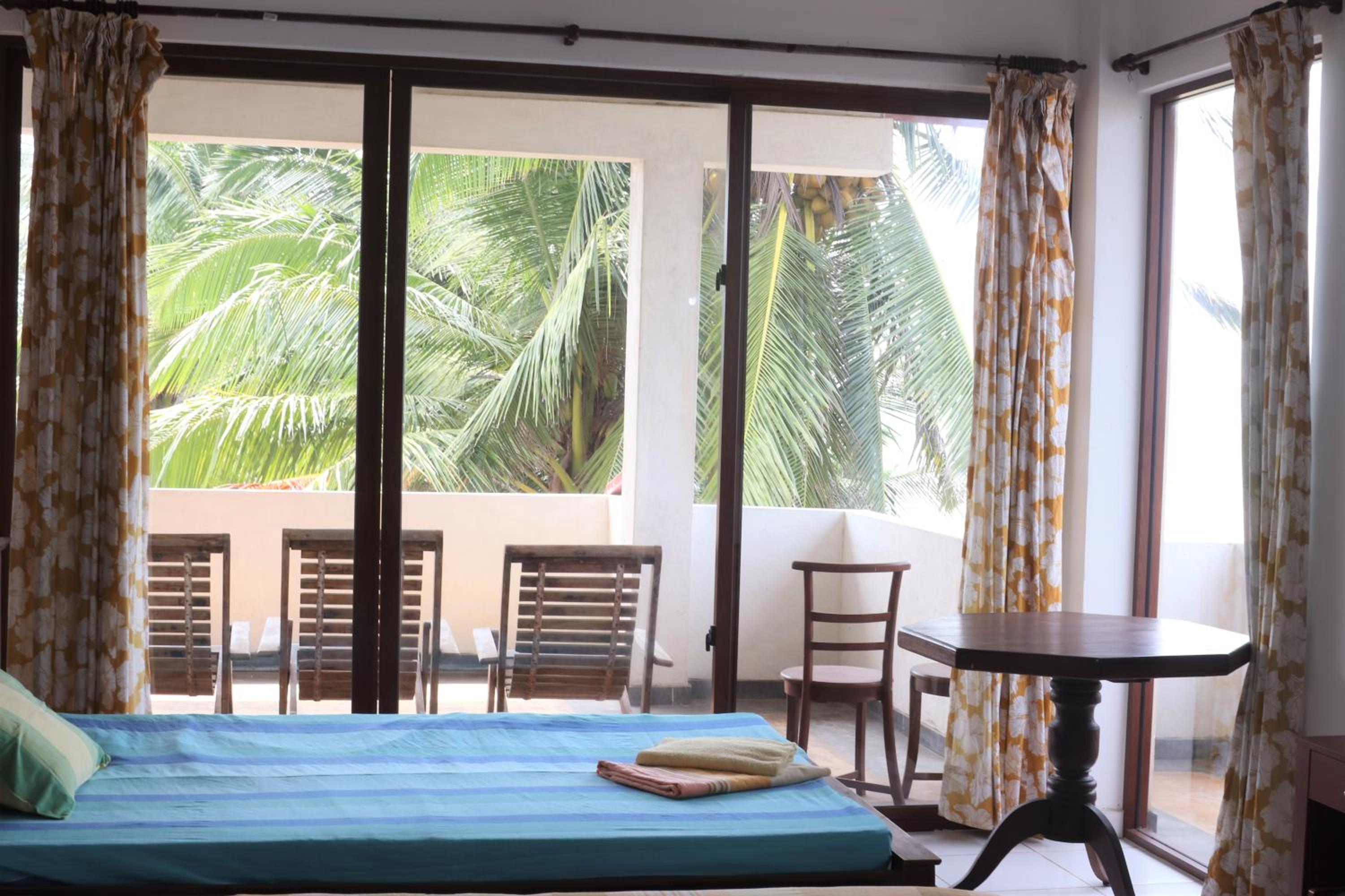 Long Beach Guest House