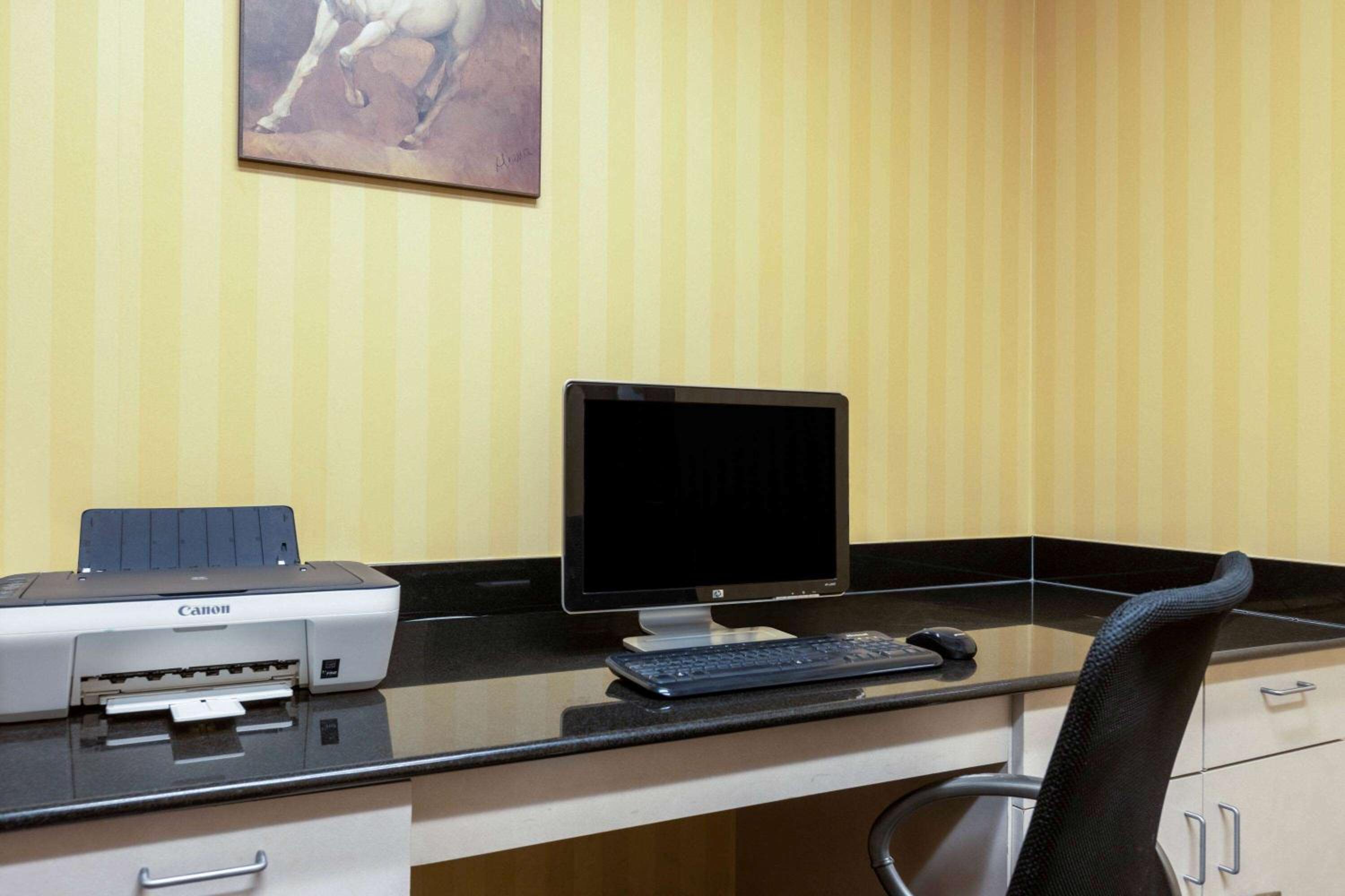 Dodge City Vacations - La Quinta by Wyndham Dodge City - Property Image 24