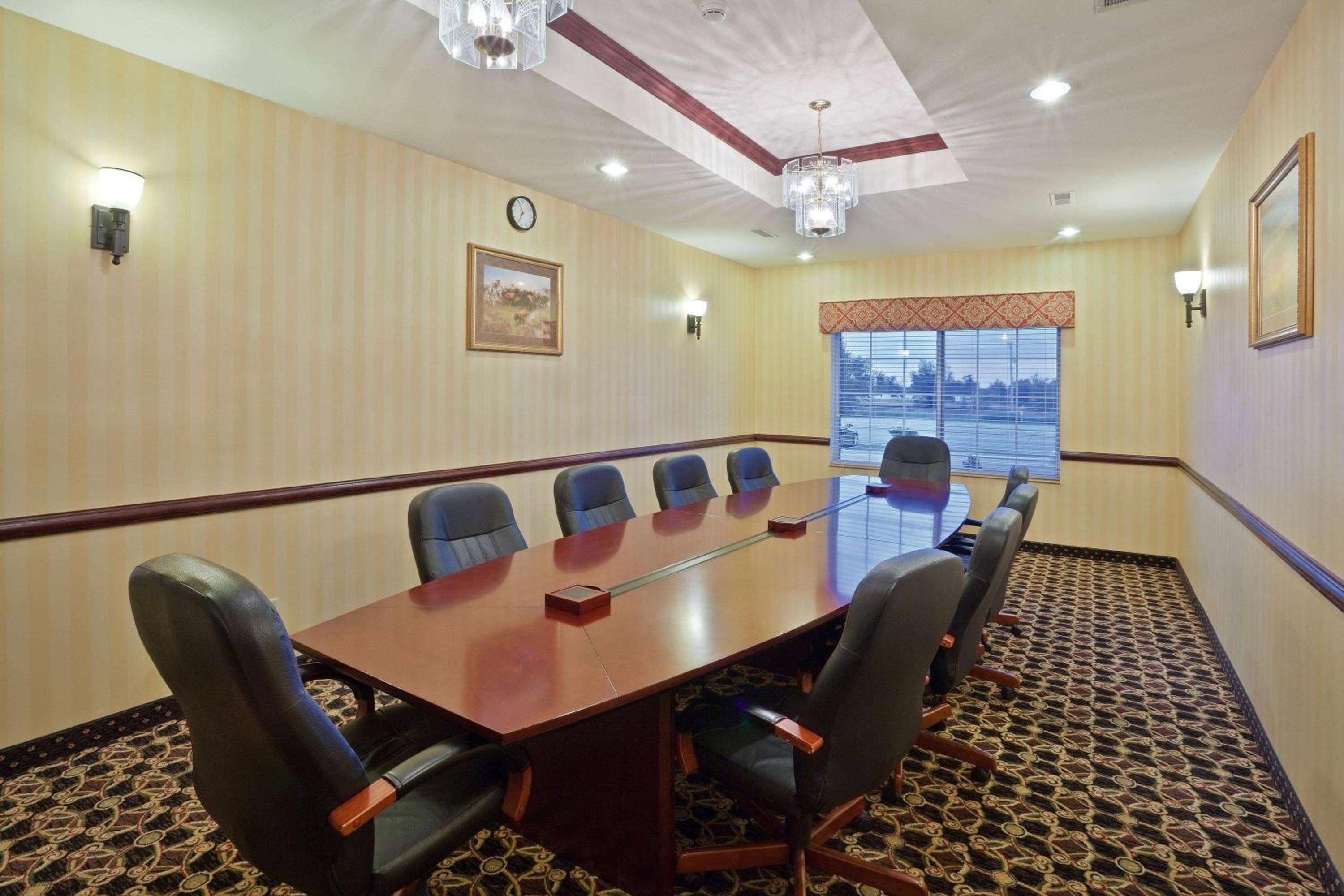 Dodge City Vacations - La Quinta by Wyndham Dodge City - Property Image 3