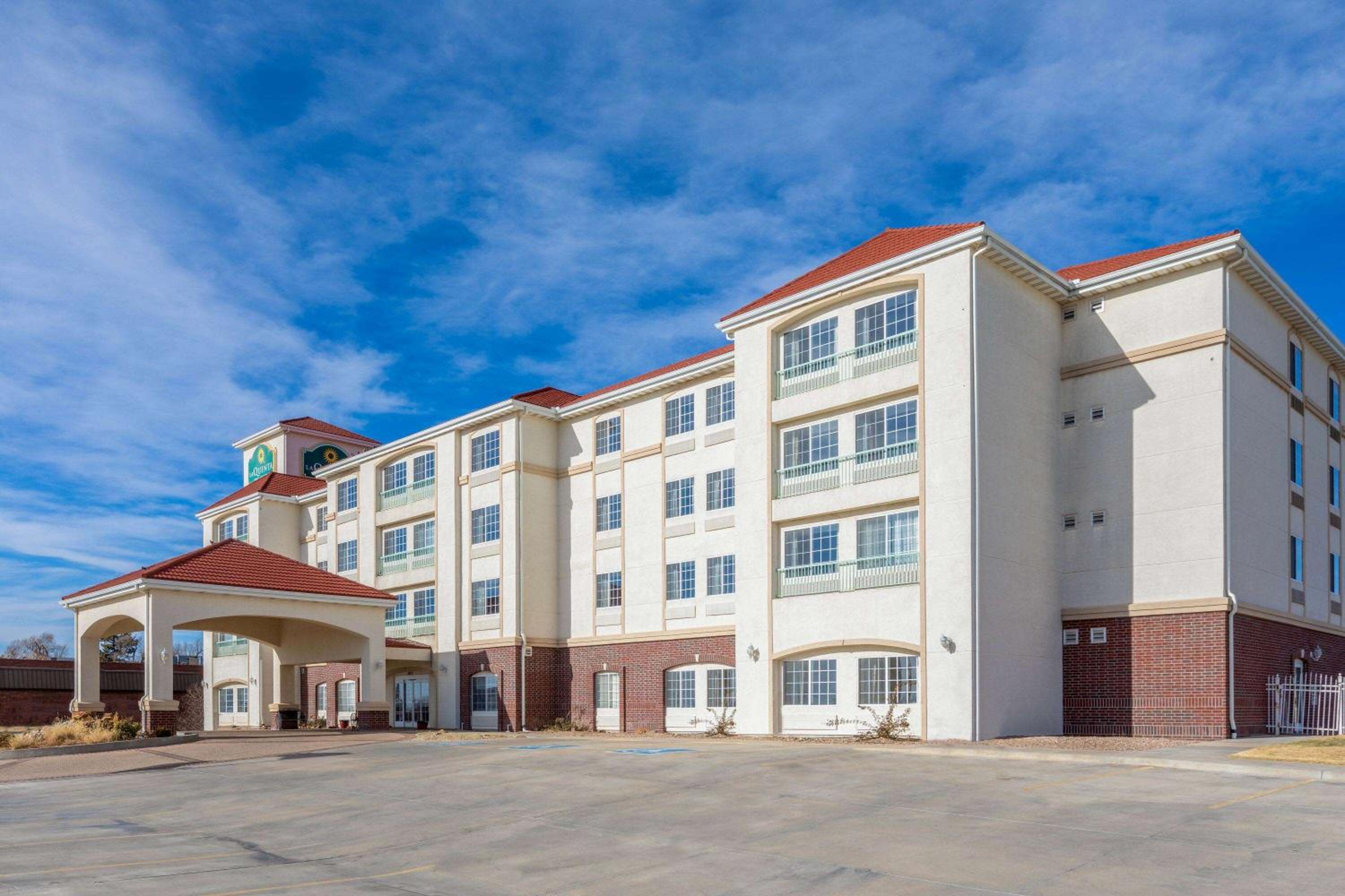 Dodge City Vacations - La Quinta by Wyndham Dodge City - Property Image 1