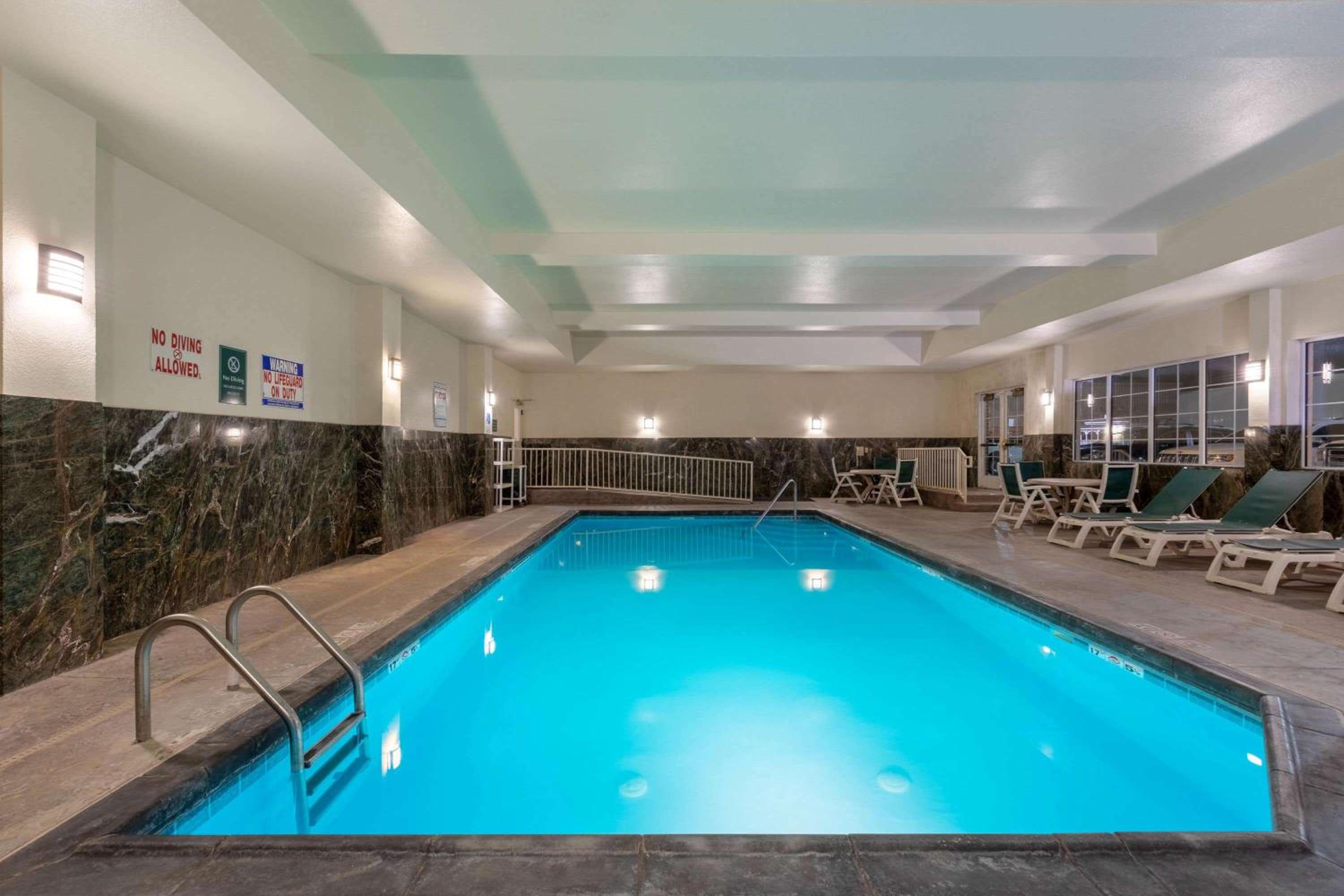 Dodge City Vacations - La Quinta by Wyndham Dodge City - Property Image 20