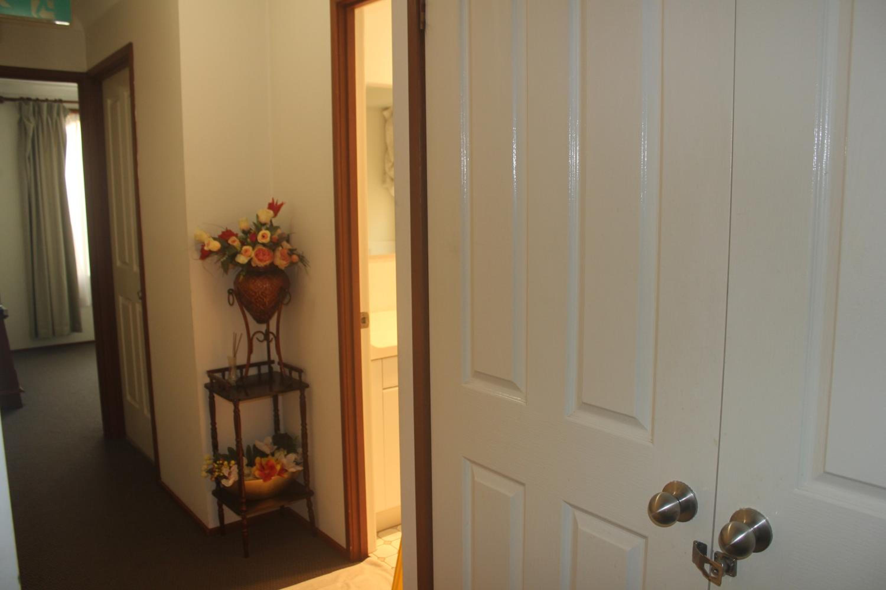 JOHN HUNTER B&B