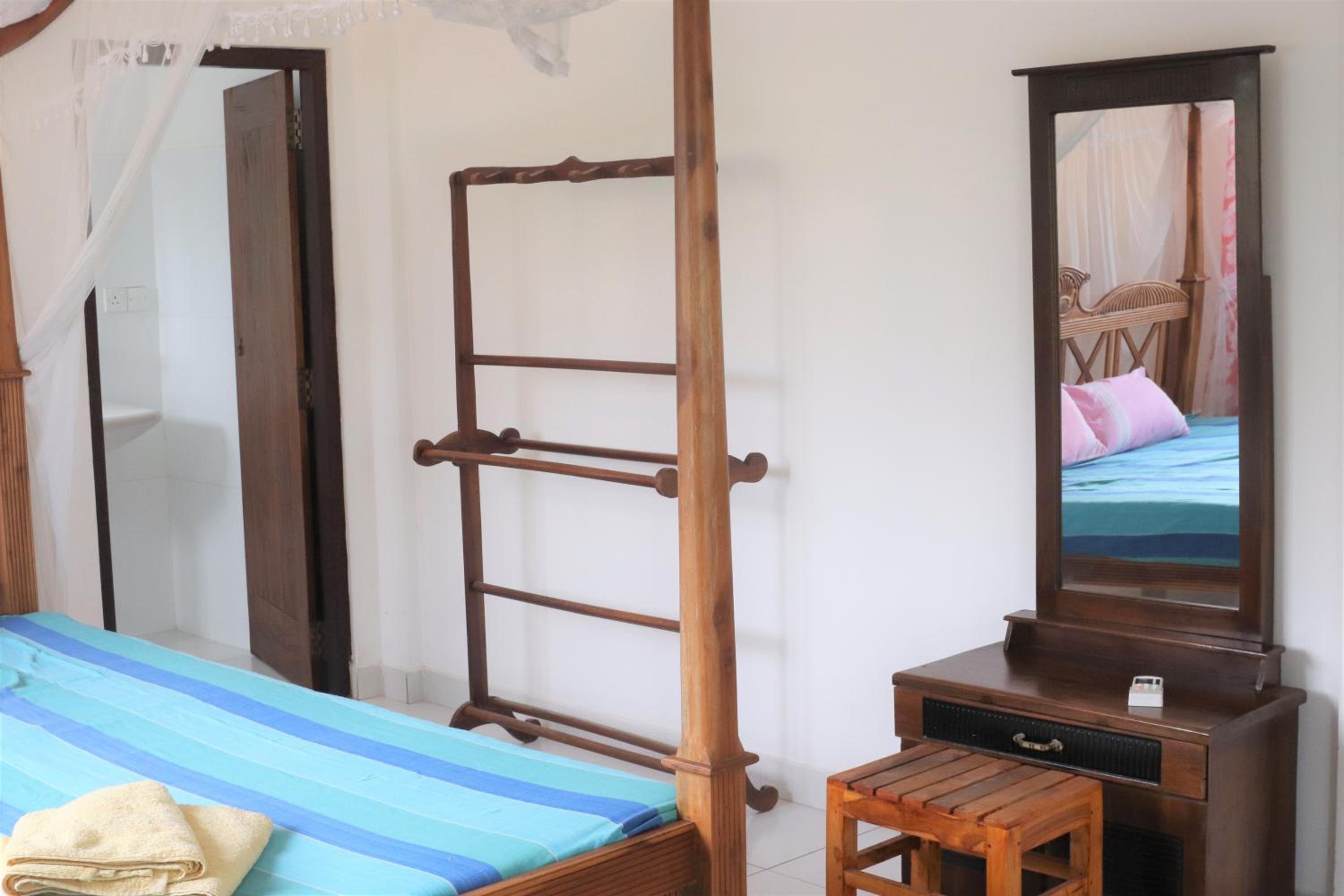 Long Beach Guest House