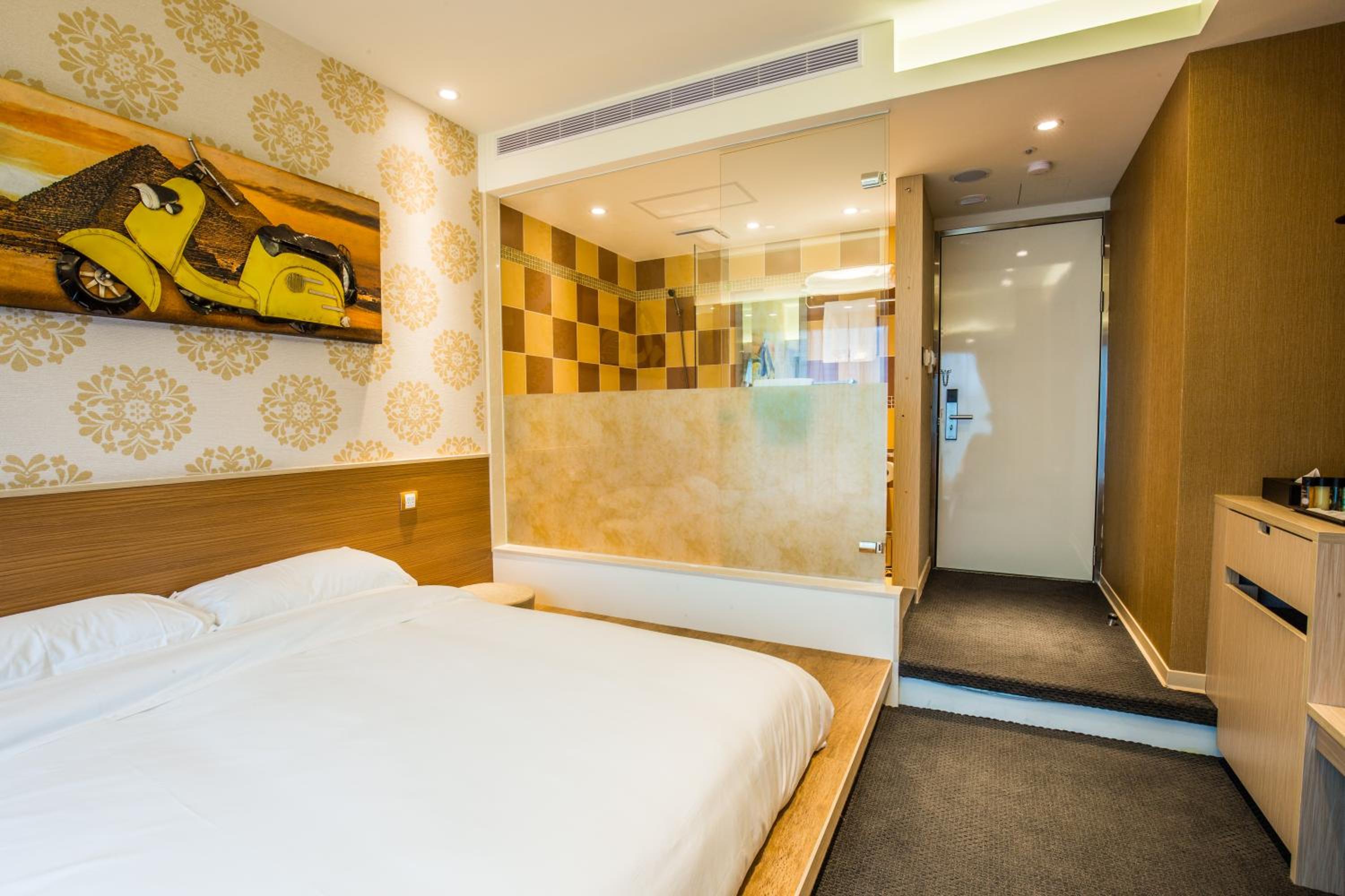 Walker Hotel. Ximen