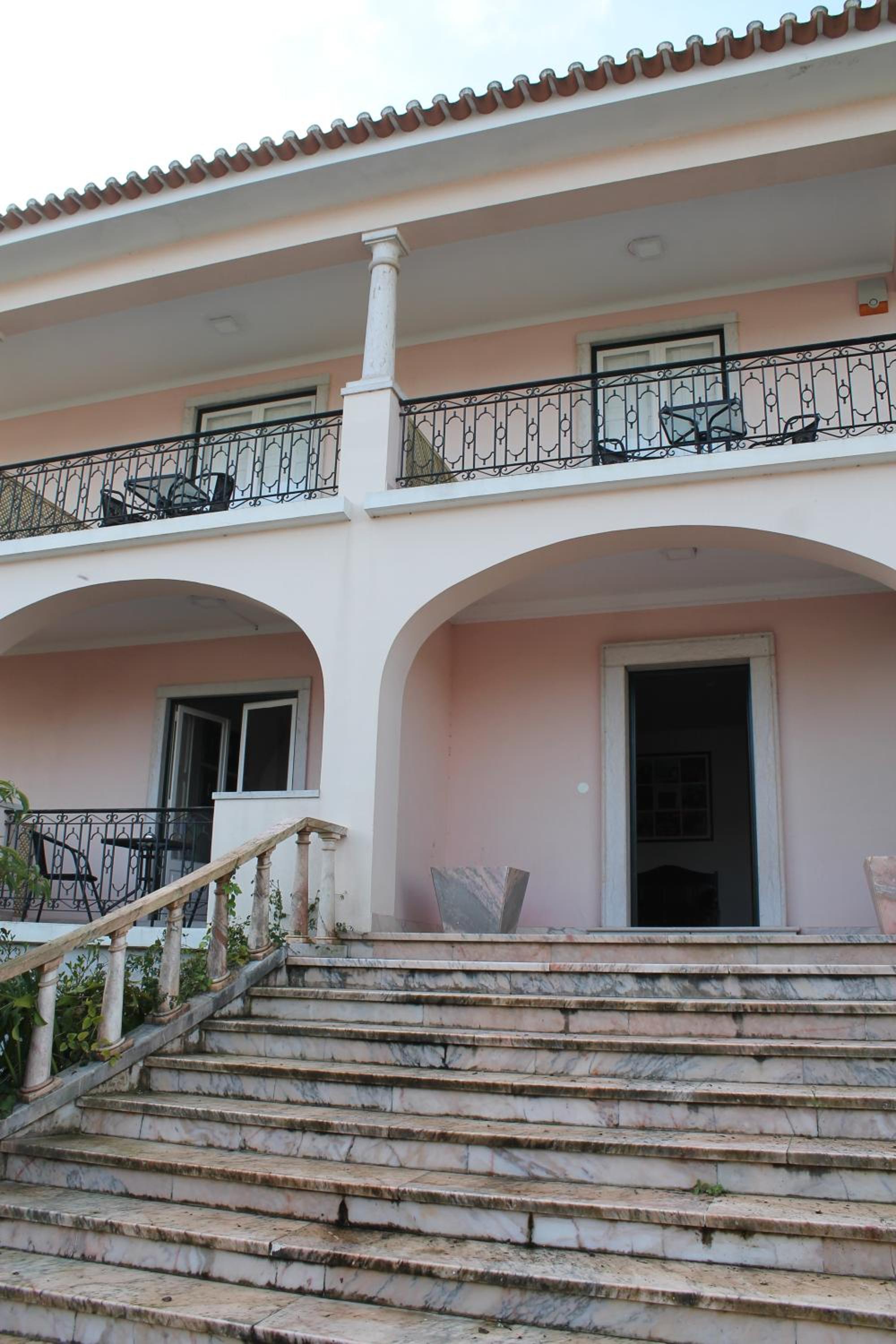 Hotel Villa Aedan Sintra - Image 1