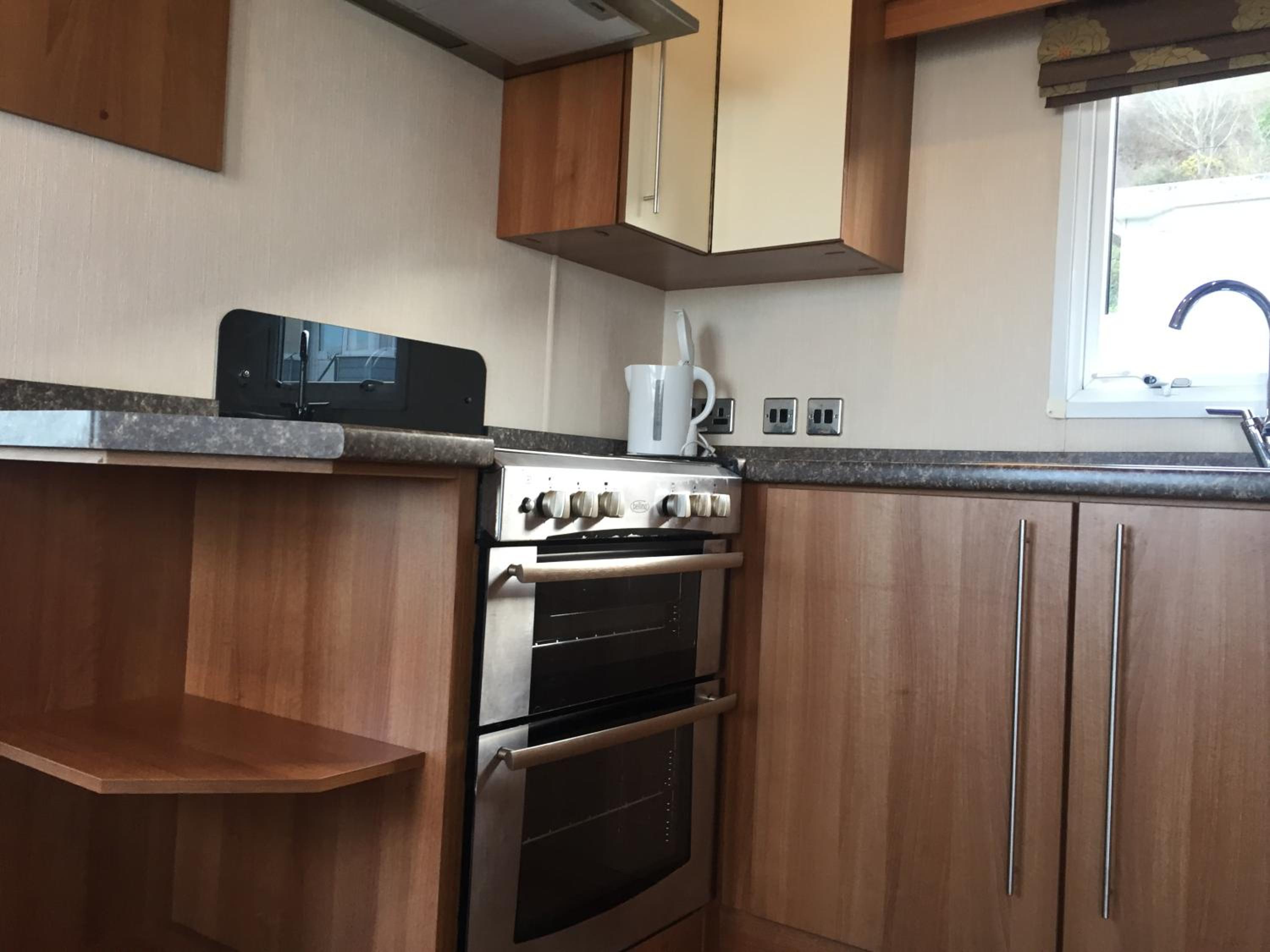 Pet Friendly 'Instow' Caravan with Sea Views view 5