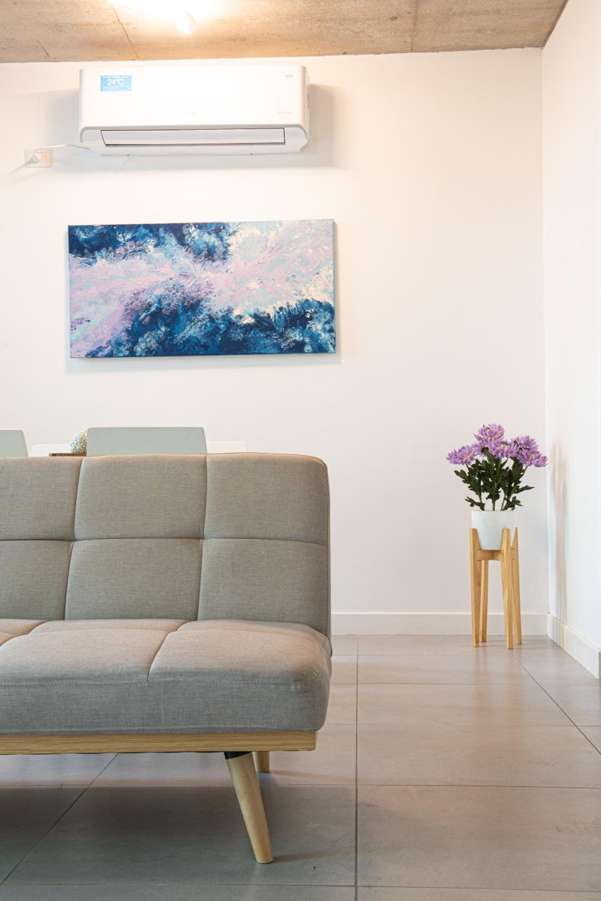 Moderno departamento con TV reversible - By BUMEN