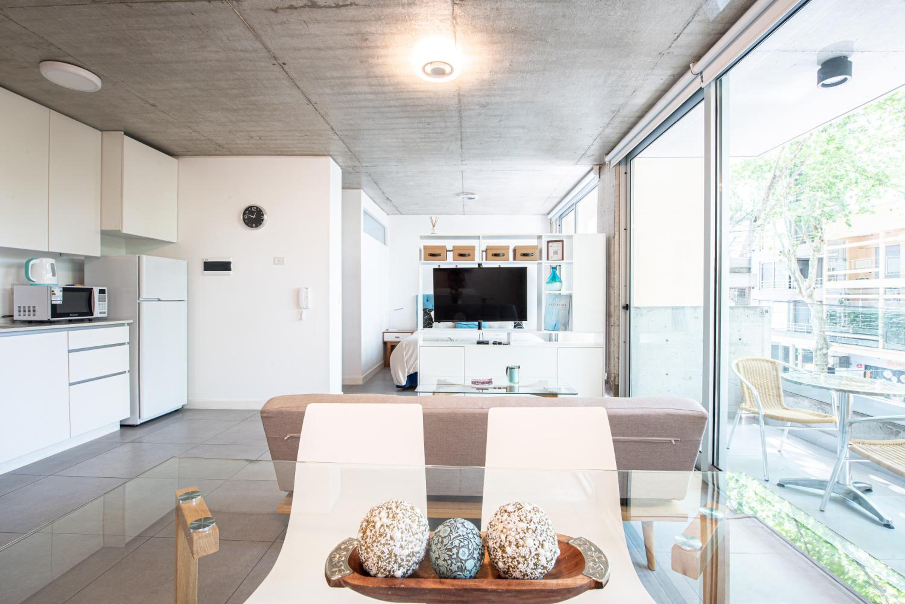 Moderno departamento con TV reversible - By BUMEN