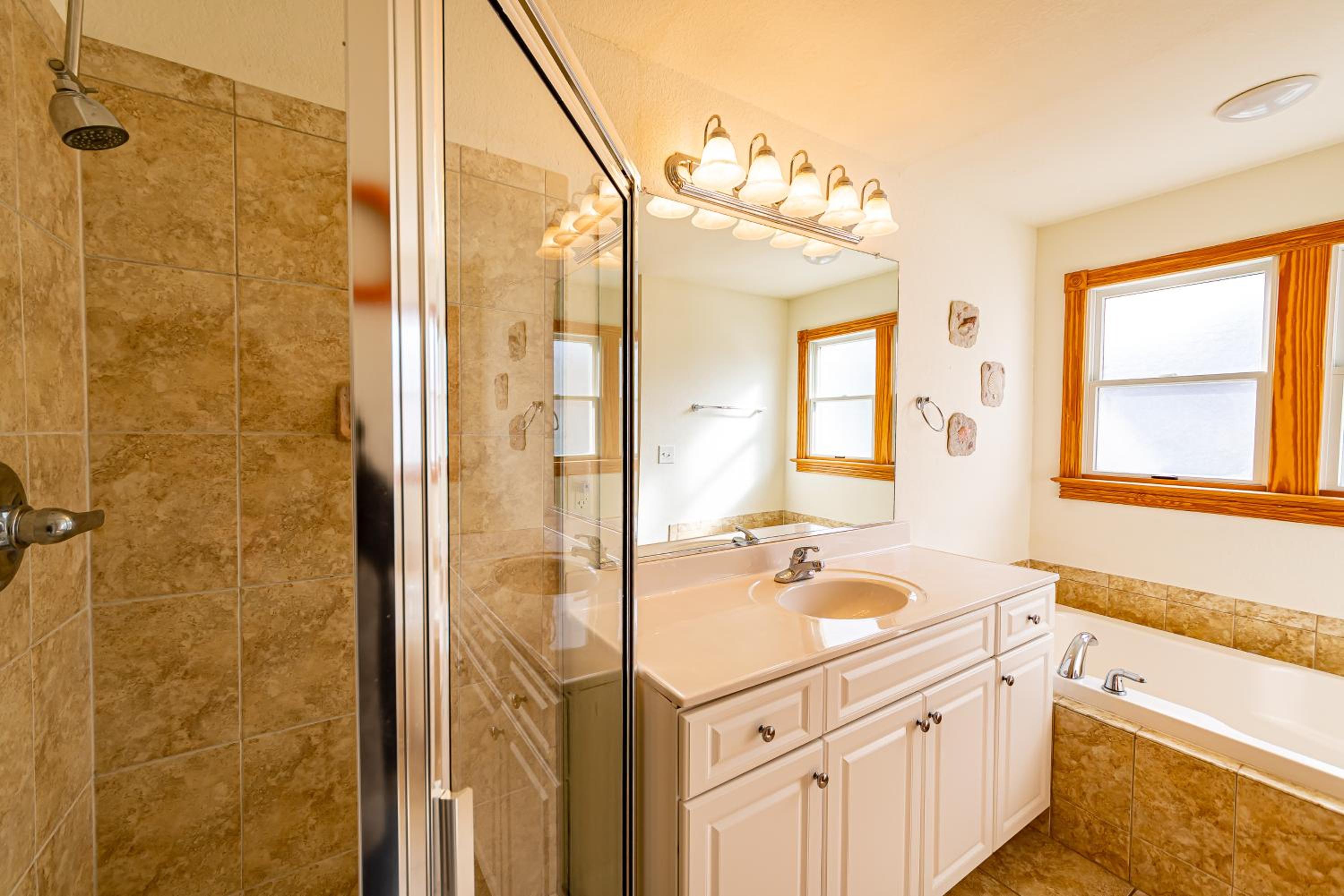 Puppy Love - Corolla, Villages at Ocean Hill, Pool, Hot Tub, Nearby Amenities, Lighthouse, Pets OK