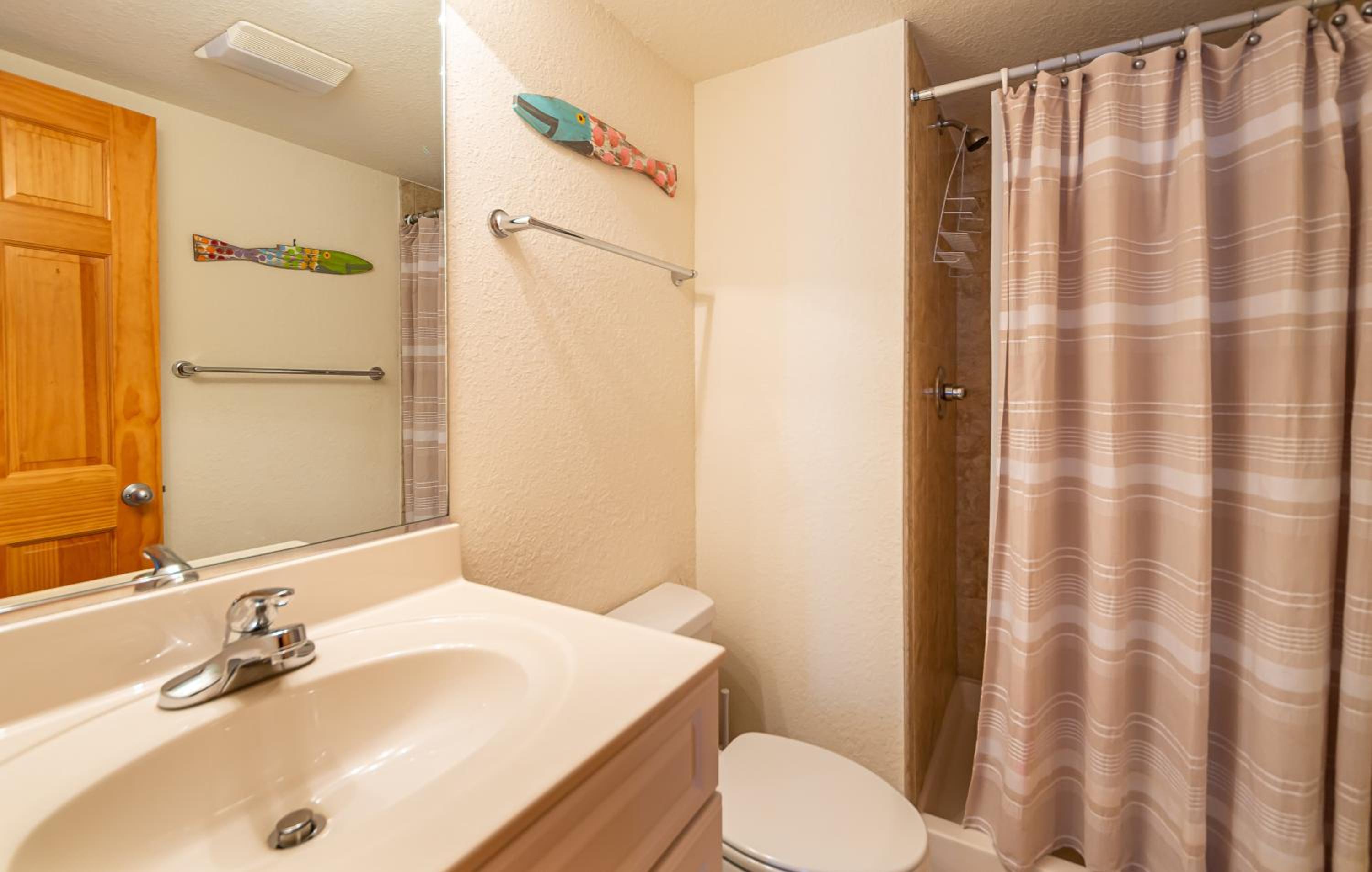 Puppy Love - Corolla, Villages at Ocean Hill, Pool, Hot Tub, Nearby Amenities, Lighthouse, Pets OK