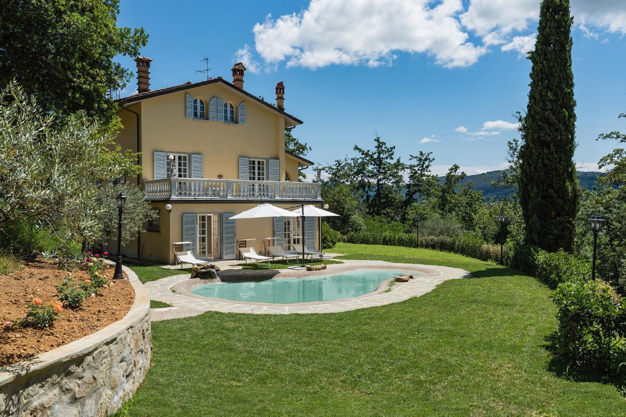 Villa Marisa by VacaVilla view 5