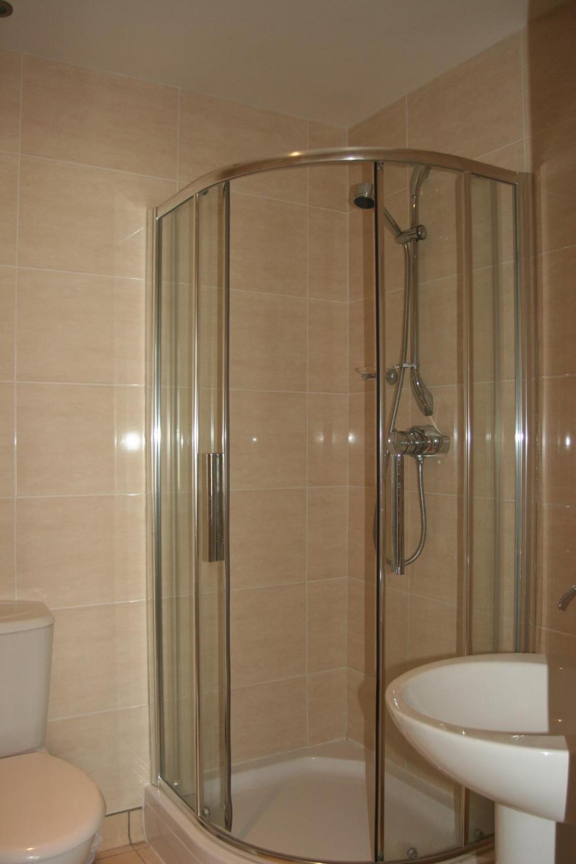 High Wycombe Vacations - Clifton Lodge Hotel - Property Image 4