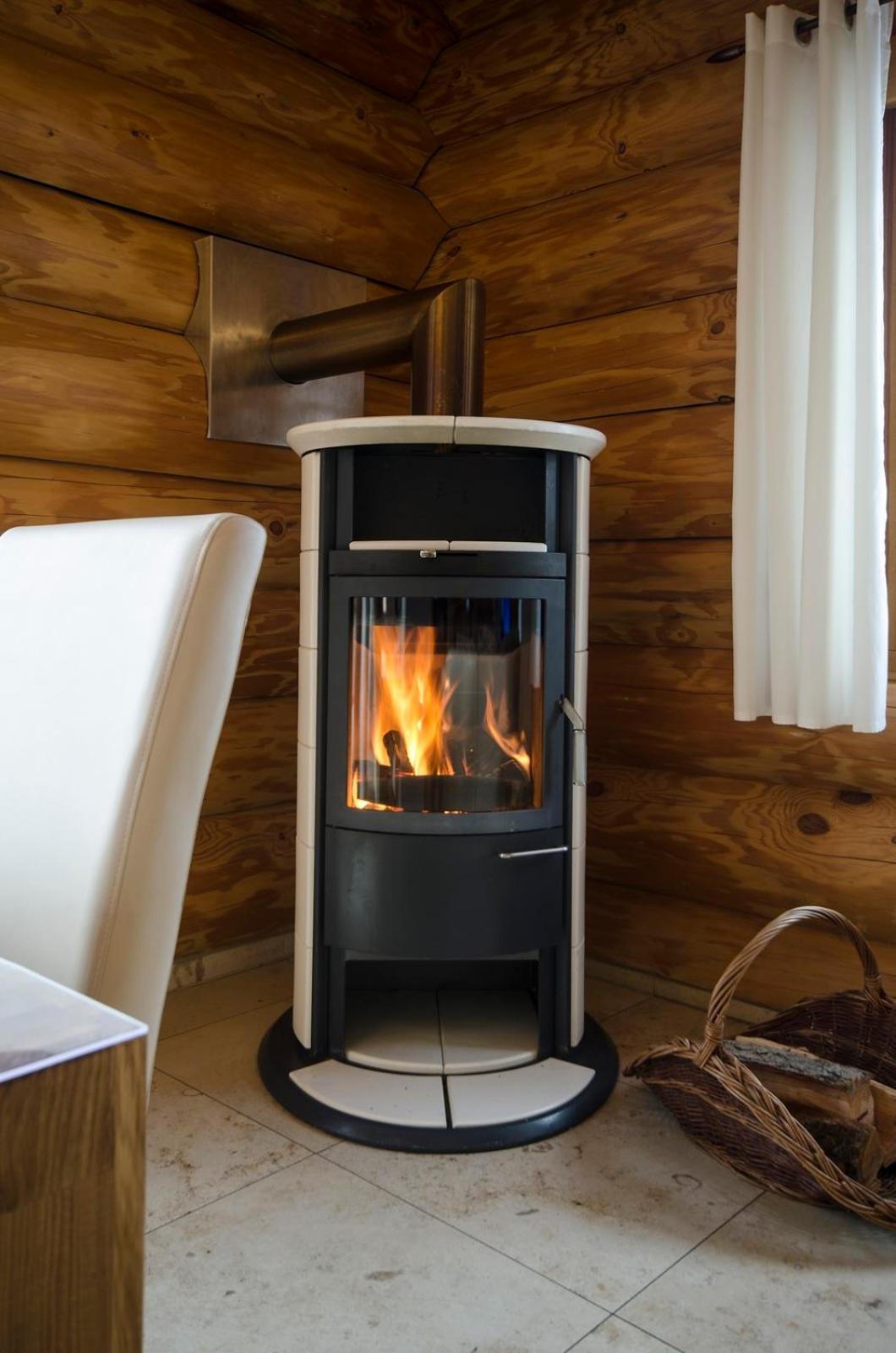 Luxus-Ferienhaus Blockhaus Chalet Nr 2 Toplage am Feldberg mit Sauna, Outdoor-Hottub, Kamin auf 1300m üM