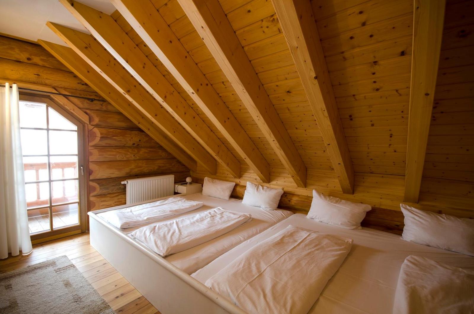 Luxus-Ferienhaus Blockhaus Chalet Nr 2 Toplage am Feldberg mit Sauna, Outdoor-Hottub, Kamin auf 1300m üM