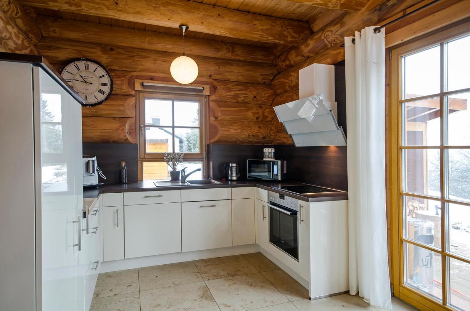 Luxus-Ferienhaus Blockhaus Chalet Nr 2 Toplage am Feldberg mit Sauna, Outdoor-Hottub, Kamin auf 1300m üM