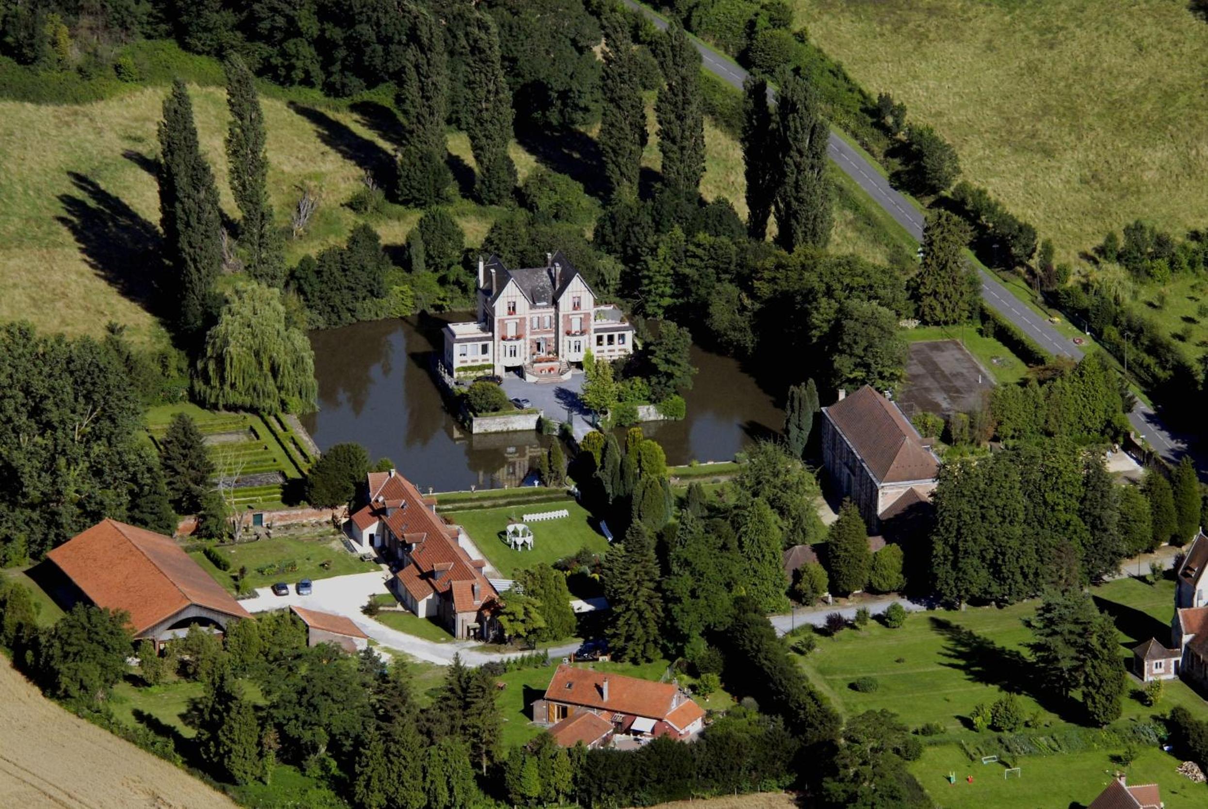 Chateau de Quesmy view 2