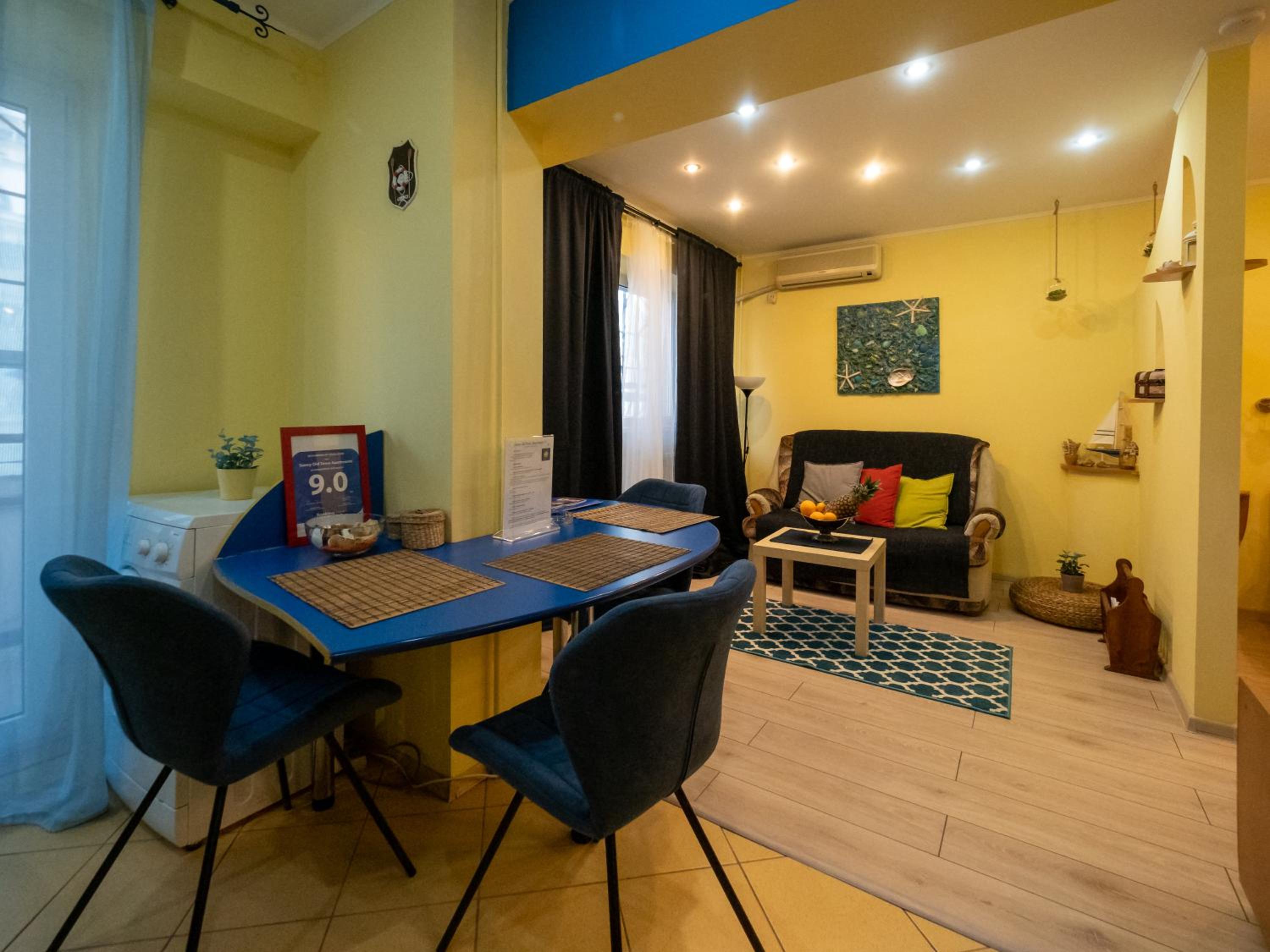 Sunny Old Town Apartments view 3