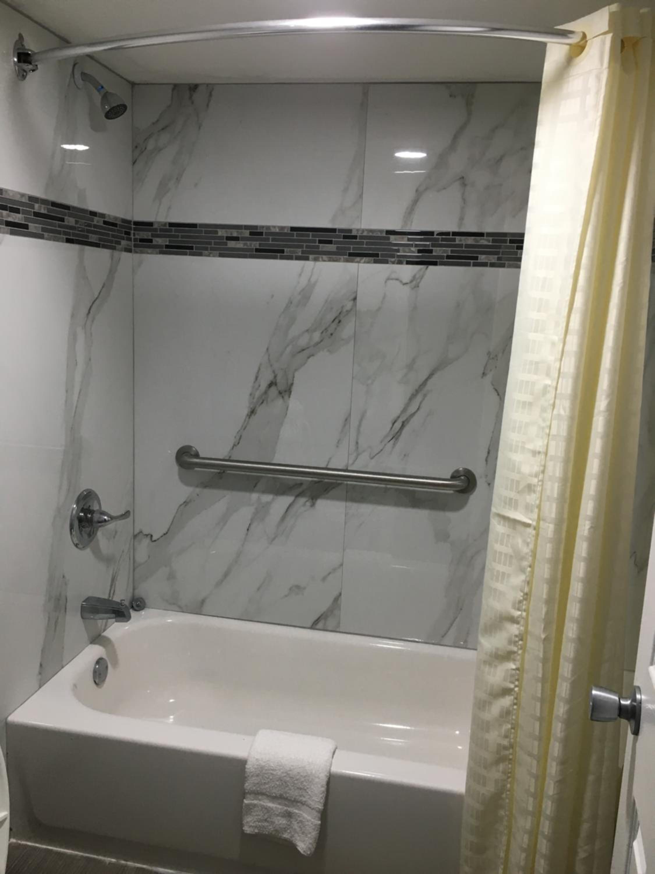 Travel Inn  Suites - Property Image 7