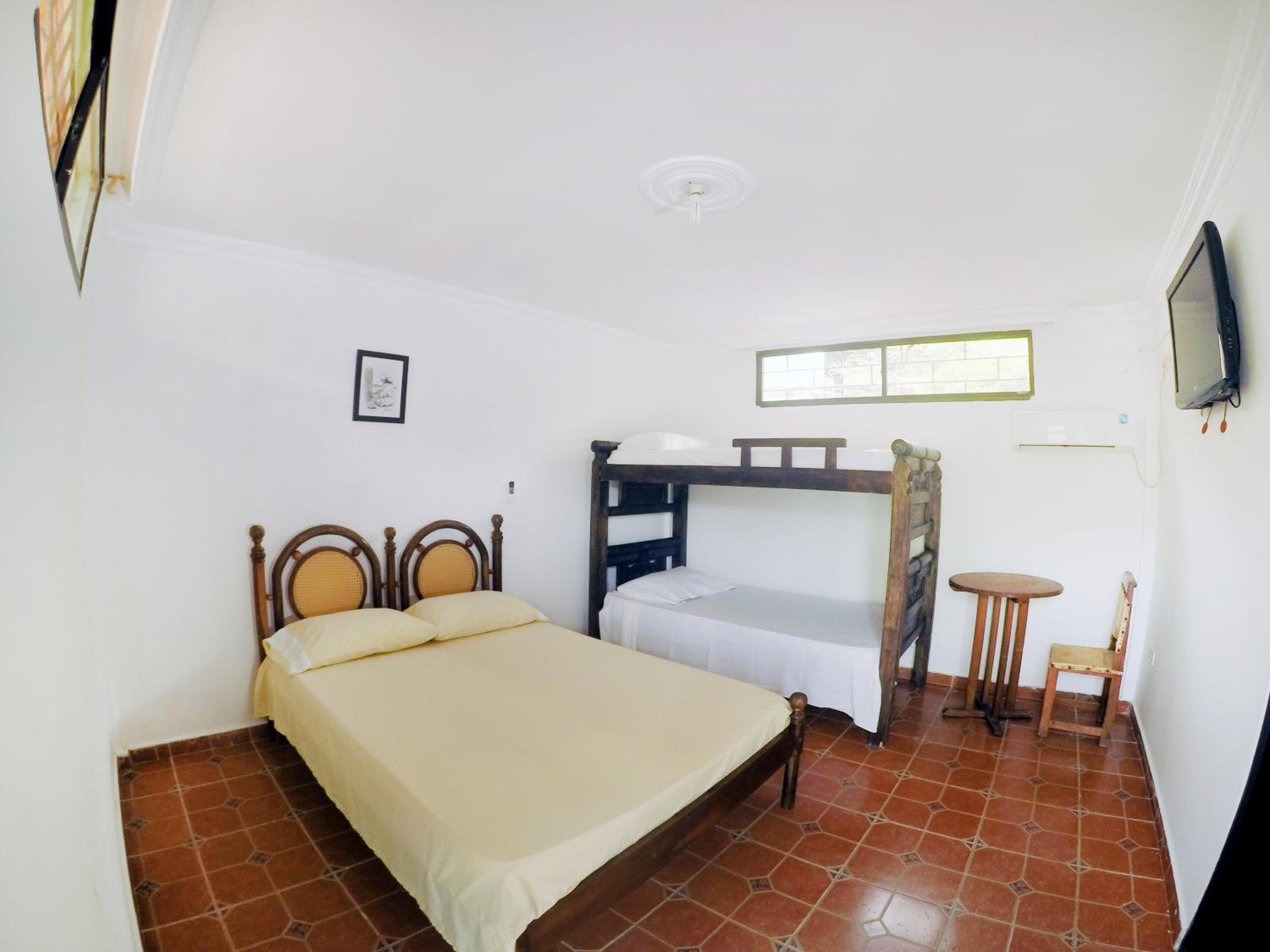 Hostal Dumbira