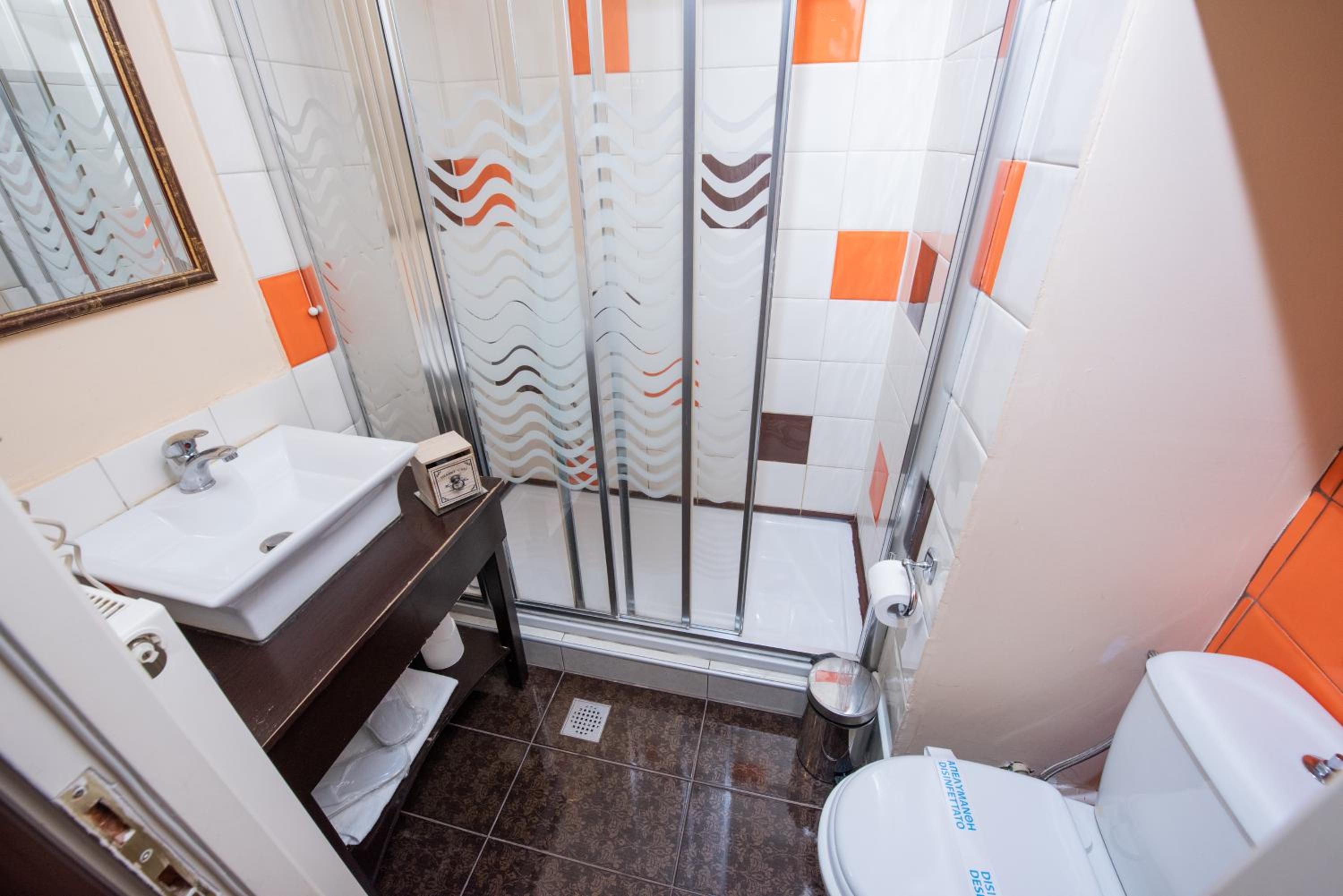 Archontiko Argyro en Makrinítsa — bathroom