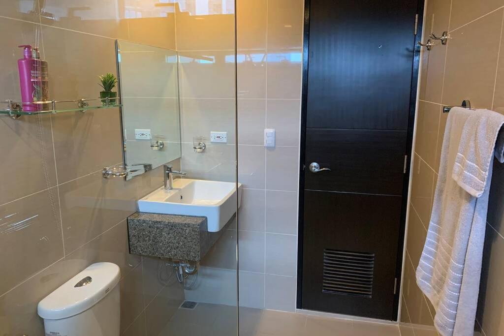 One Eastwood Avenue Tower 2 view 5