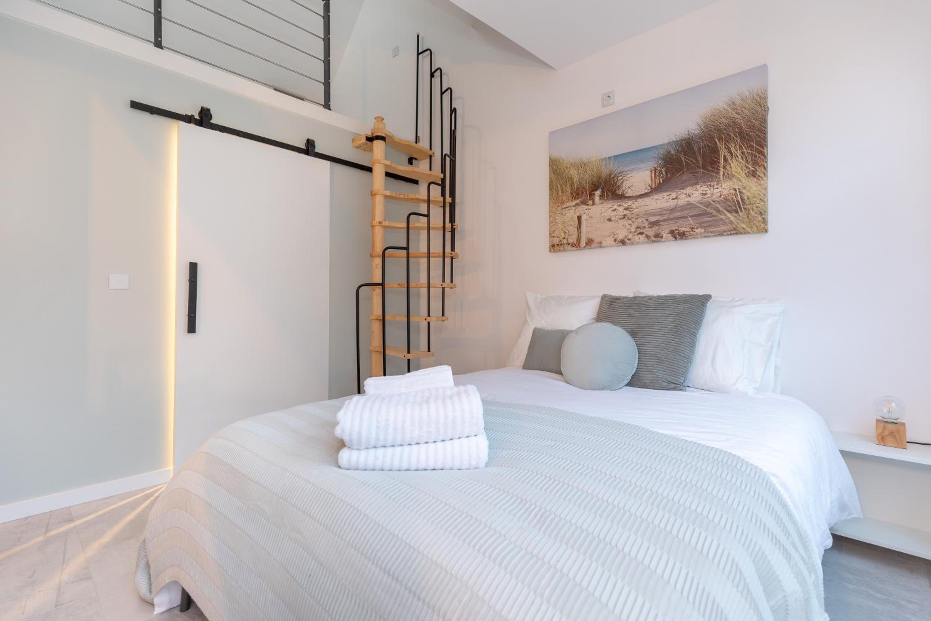 New Scheveningen Beach Central The Hague Family 180D Modern top floor Apartment view 3