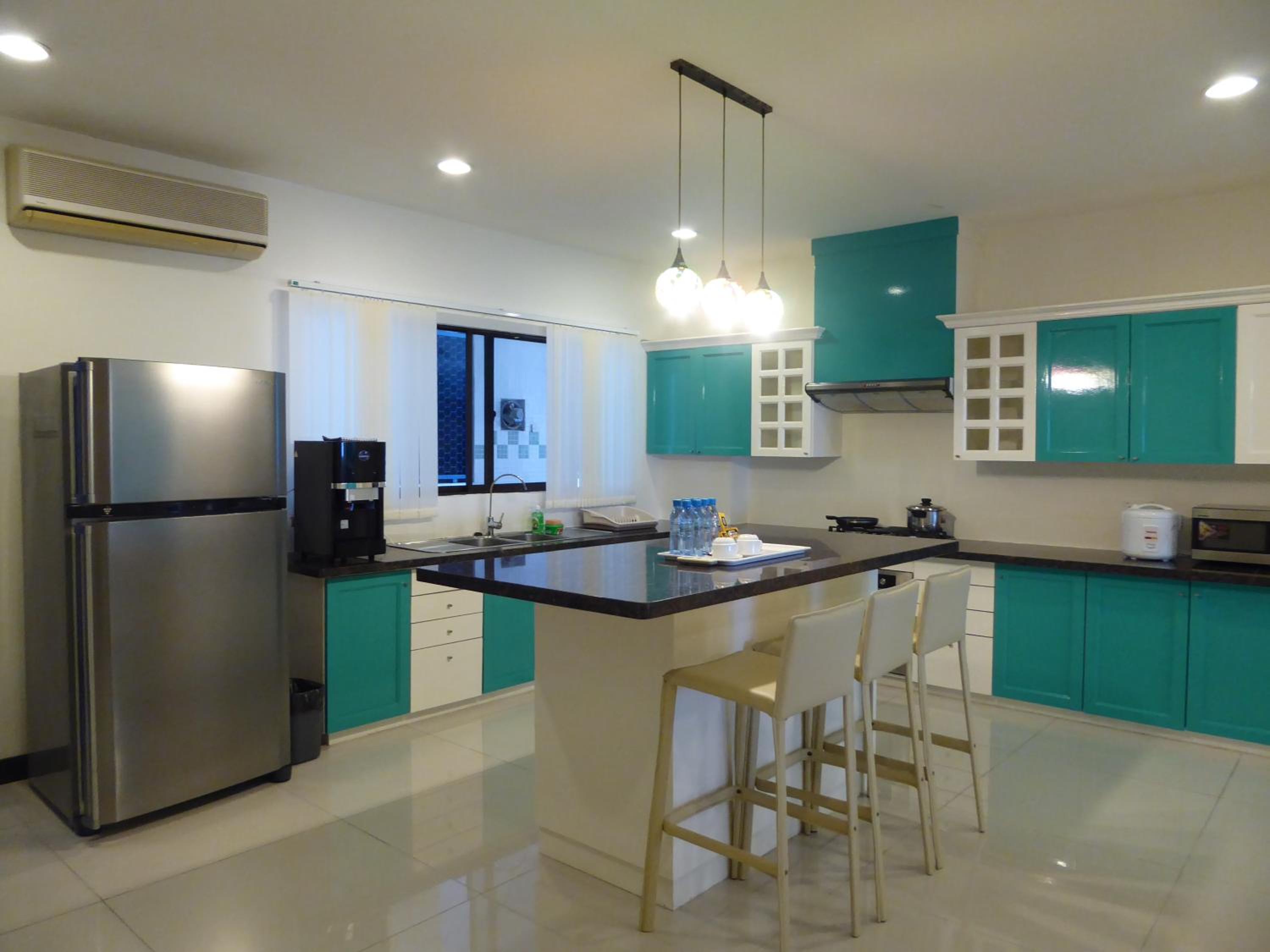 Rimbun Suites & Residences