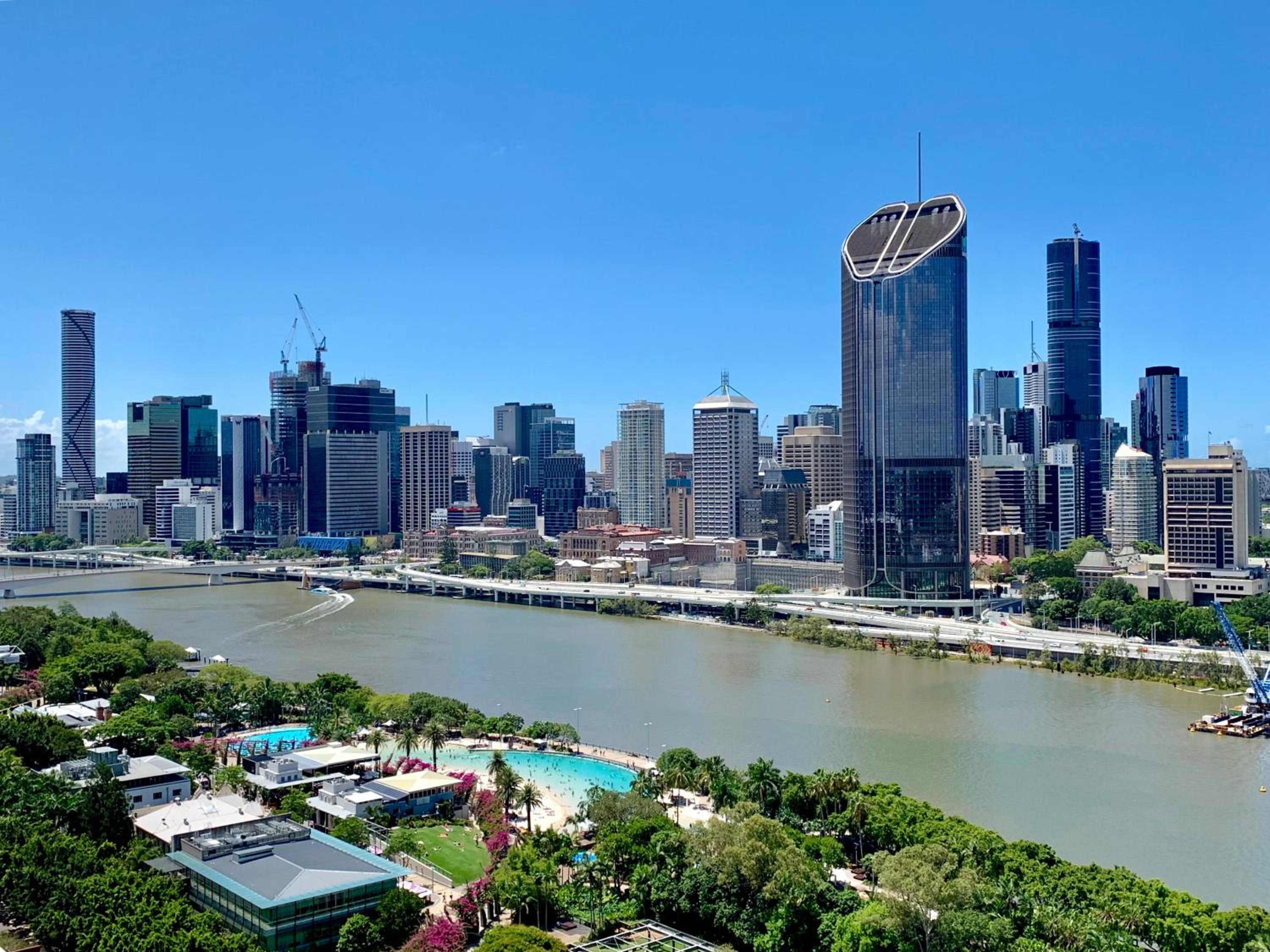 Executive 3 Bedroom Family Suite - Brisbane CBD - Views - Netflix - Fast Wifi - Free parking