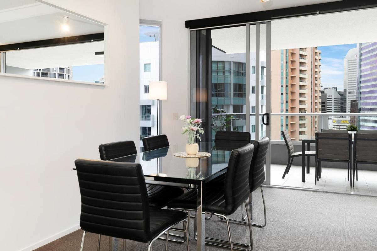 Executive 3 Bedroom Family Suite - Brisbane CBD - Views - Netflix - Fast Wifi - Free parking