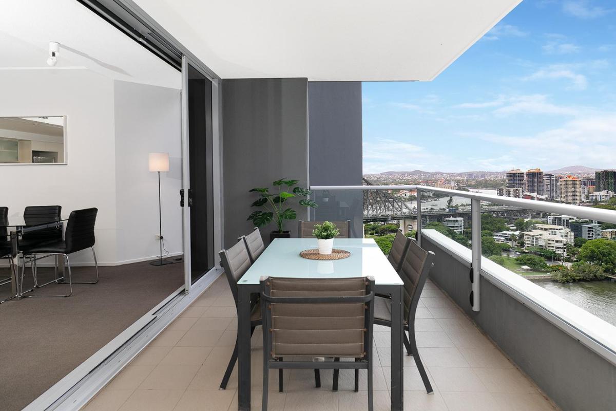 Executive 3 Bedroom Family Suite - Brisbane CBD - Views - Netflix - Fast Wifi - Free parking