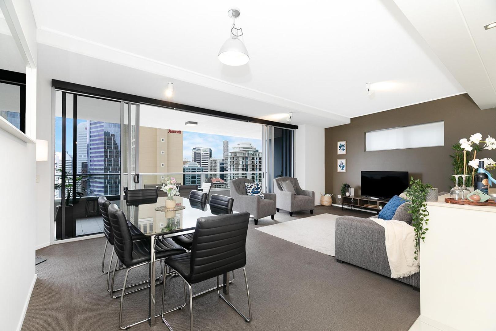 Executive 3 Bedroom Family Suite - Brisbane CBD - Views - Netflix - Fast Wifi - Free parking