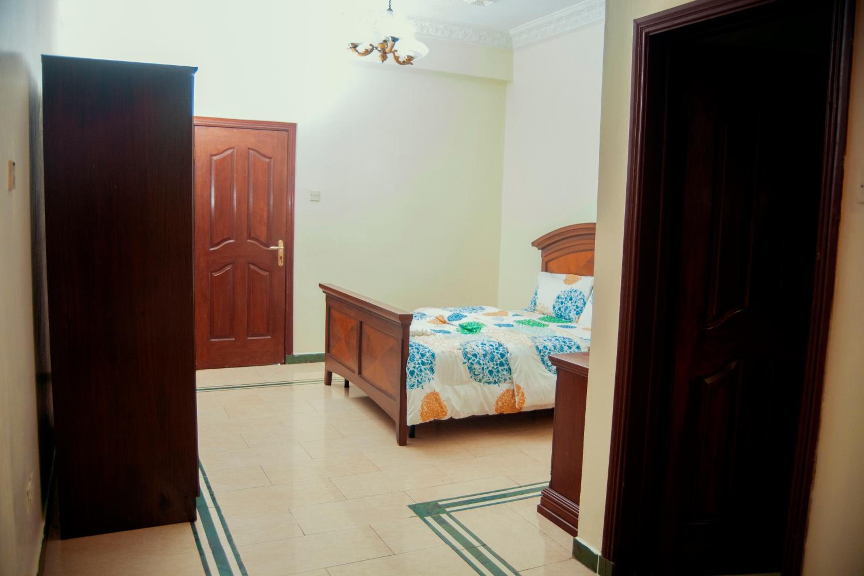 Luxury Apartment with Ocean View in Oyster Bay view 2