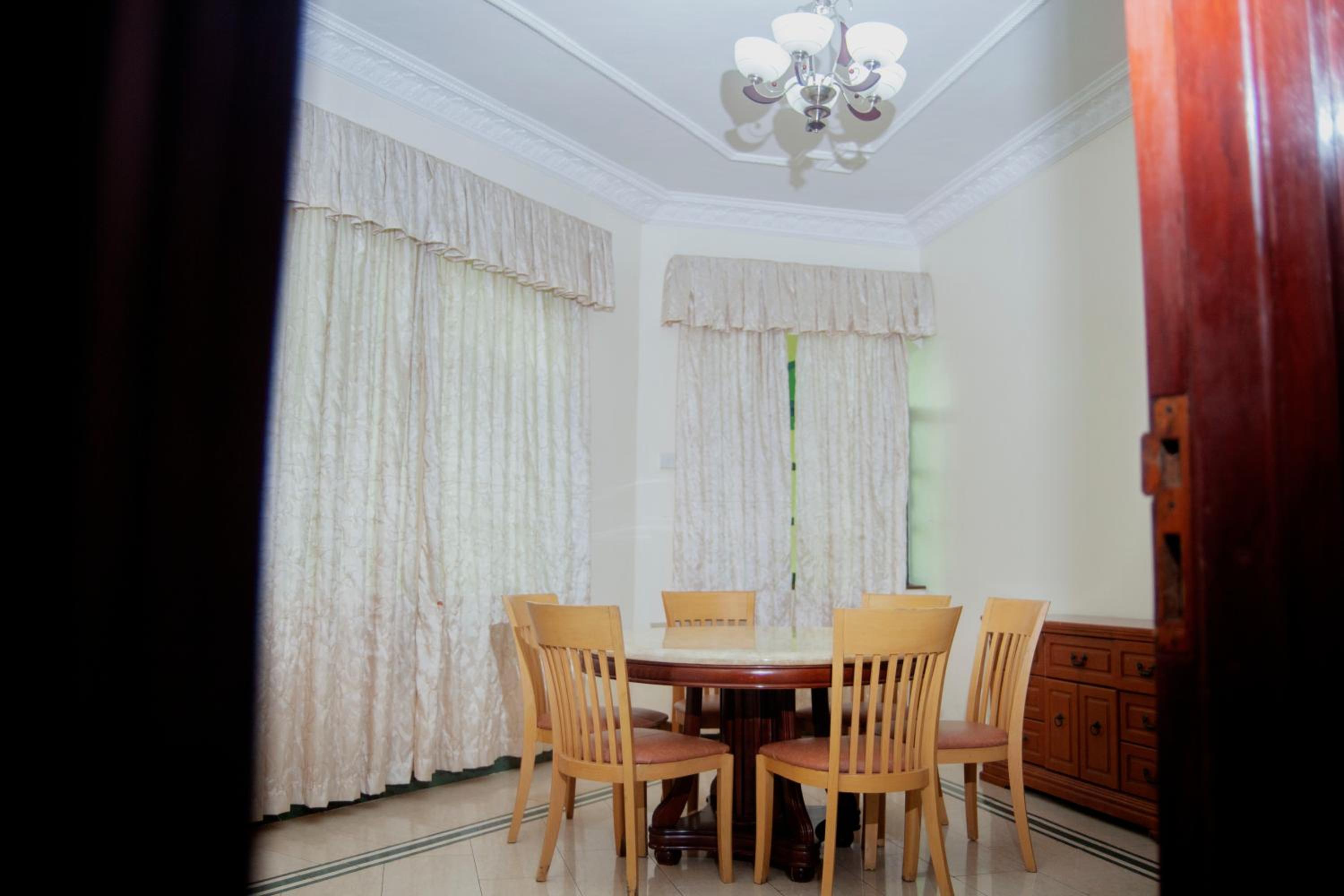 Luxury Apartment with Ocean View in Oyster Bay view 4