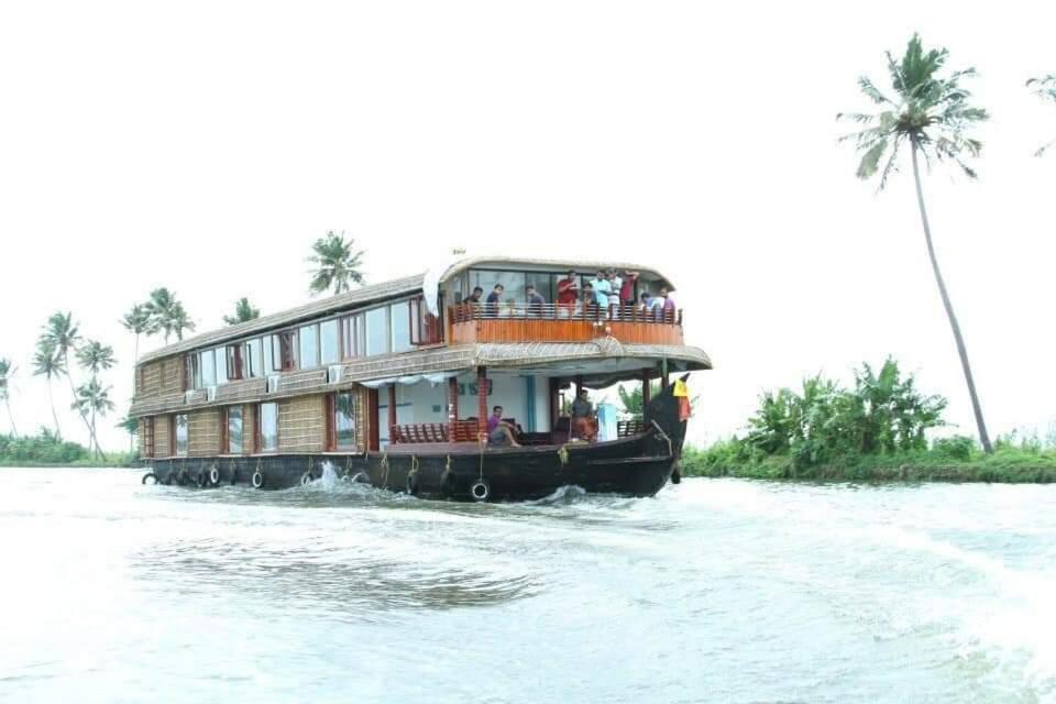 Marari Nadiya view 3