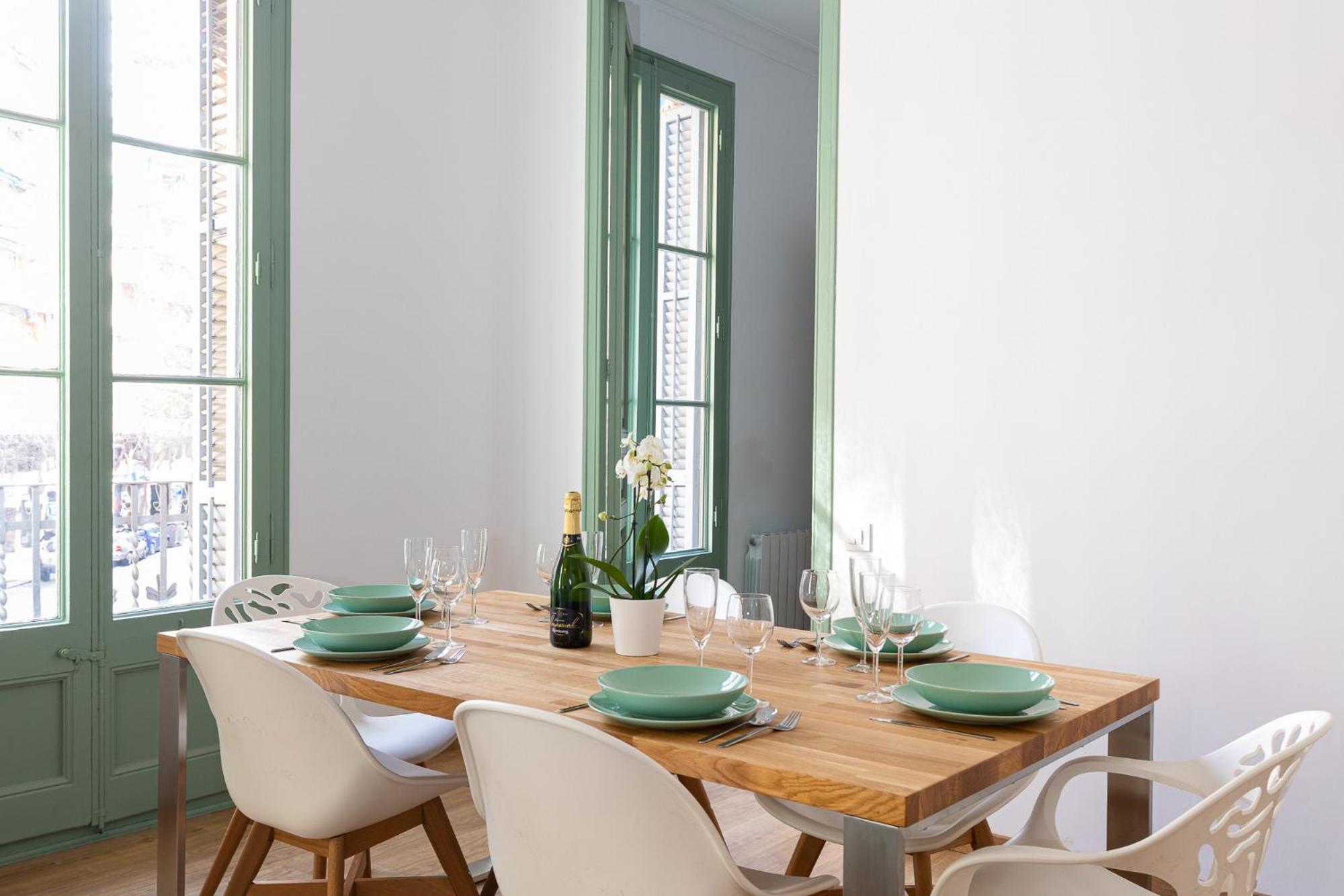 Modernist Family Apartment by PriorityVillas