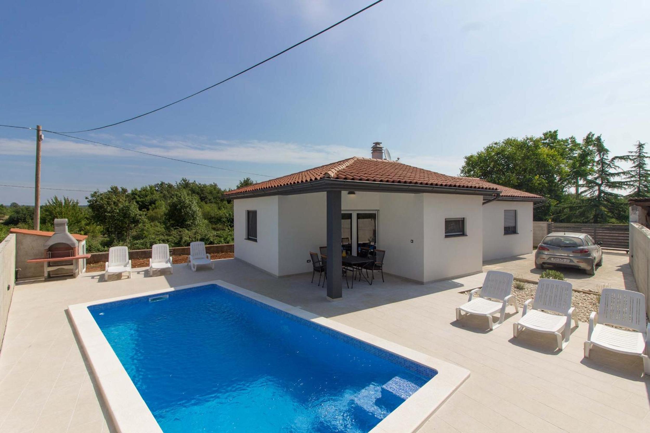 Charming villa Sissano with private pool near Pula by WiiBuk view 2